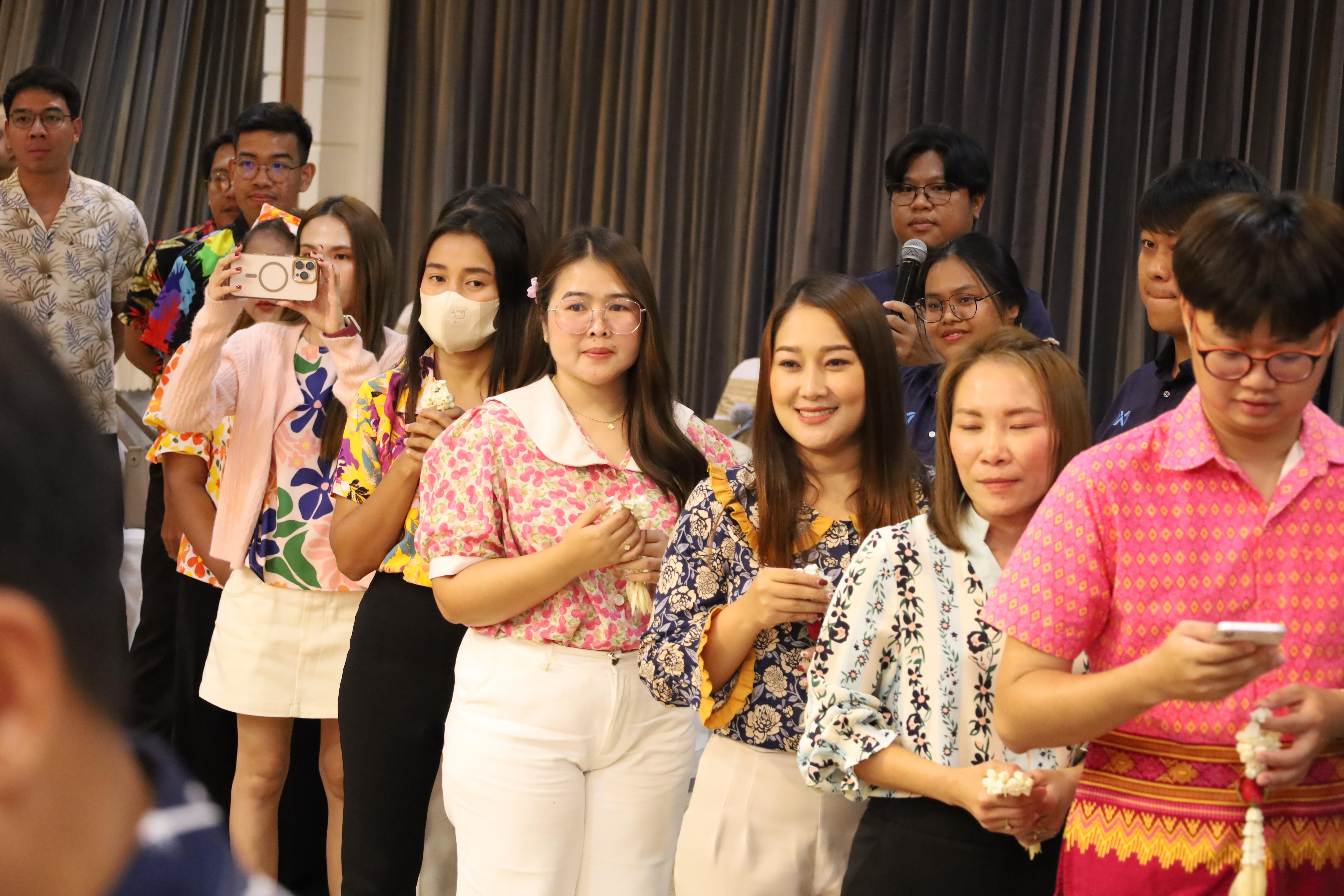 135. กิจกรรมไหว้ครู สู่ขวัญน้อง การบริหารการศึกษา ประจำปีการศึกษา 2568