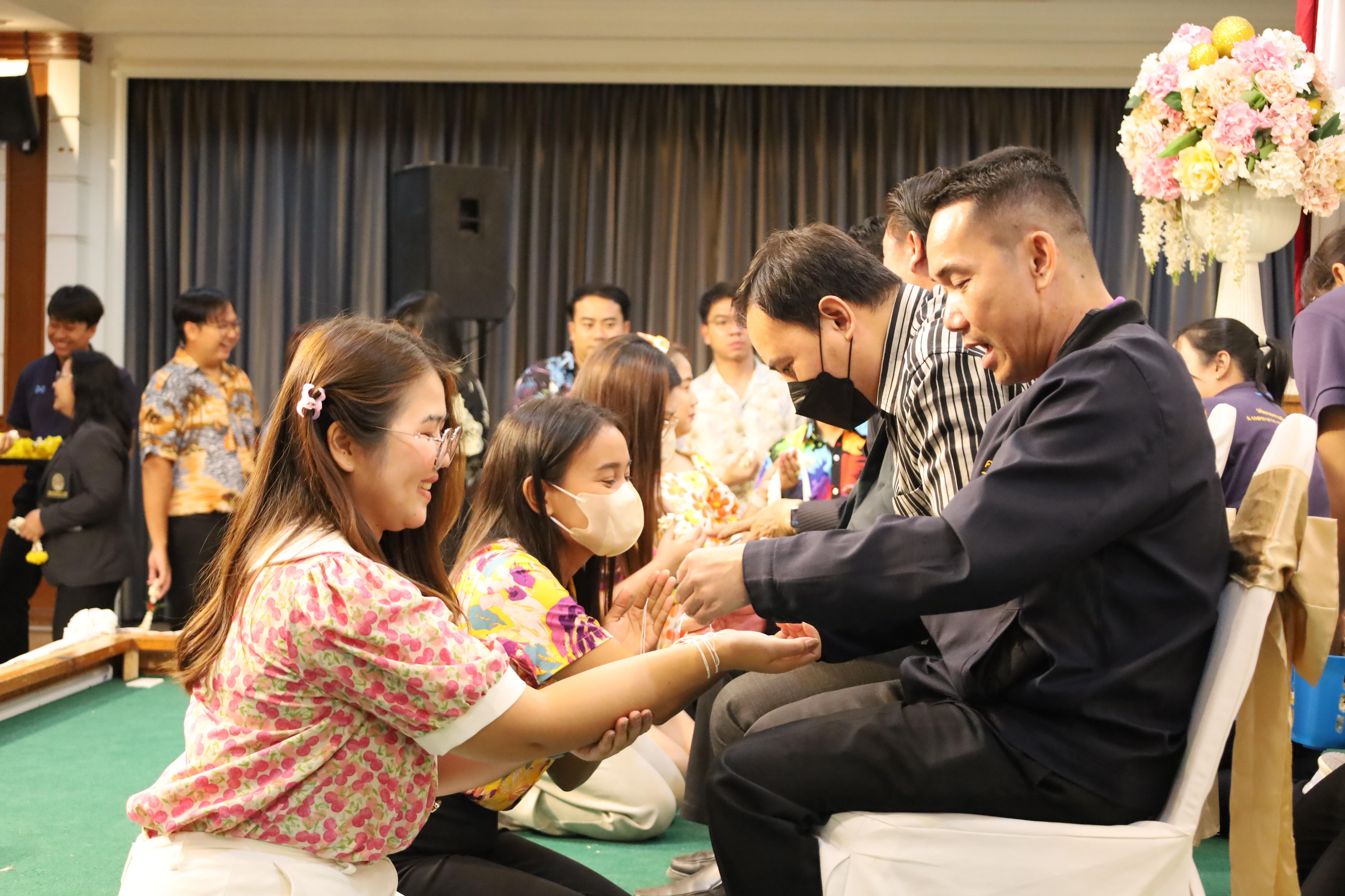 167. กิจกรรมไหว้ครู สู่ขวัญน้อง การบริหารการศึกษา ประจำปีการศึกษา 2568