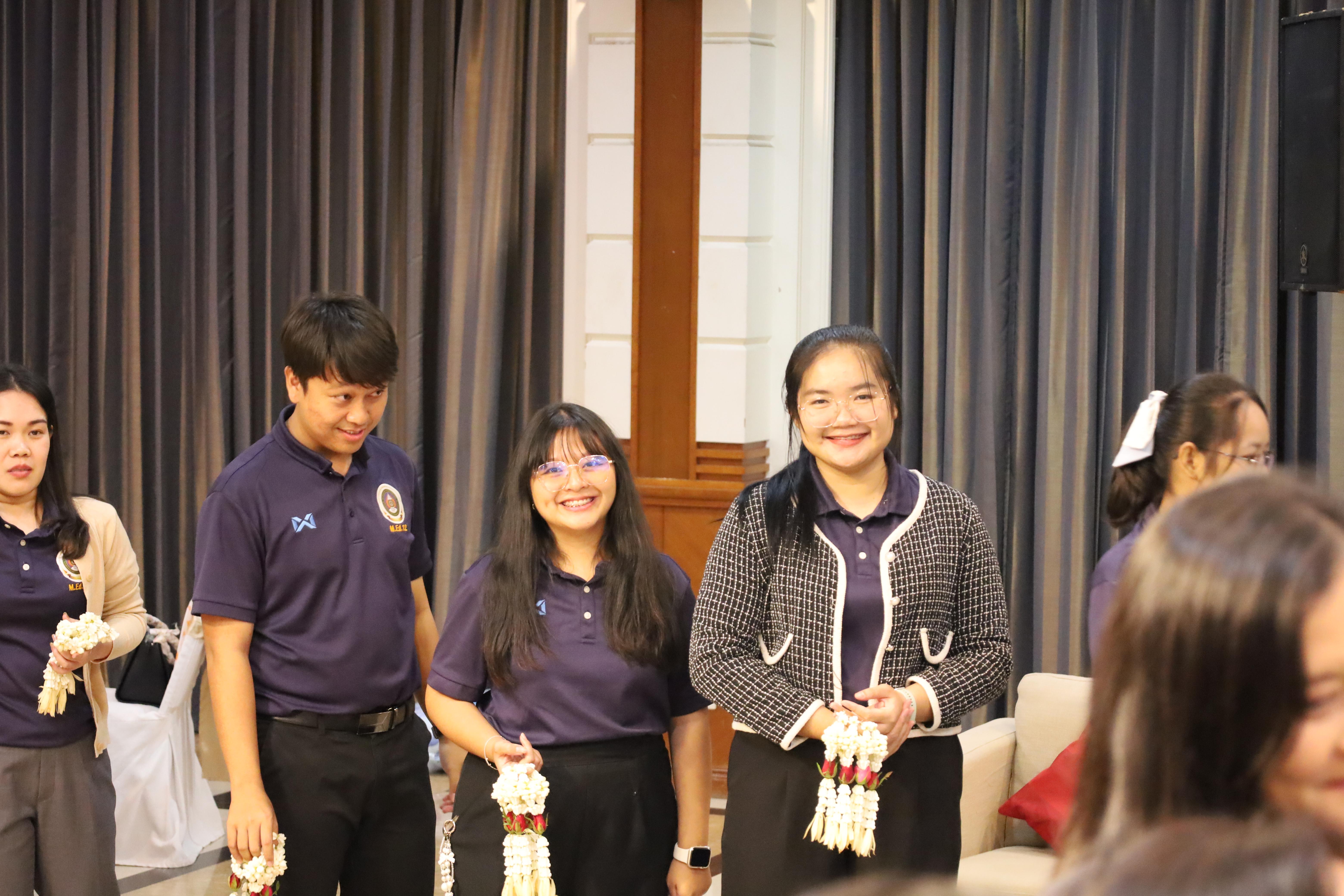 185. กิจกรรมไหว้ครู สู่ขวัญน้อง การบริหารการศึกษา ประจำปีการศึกษา 2568
