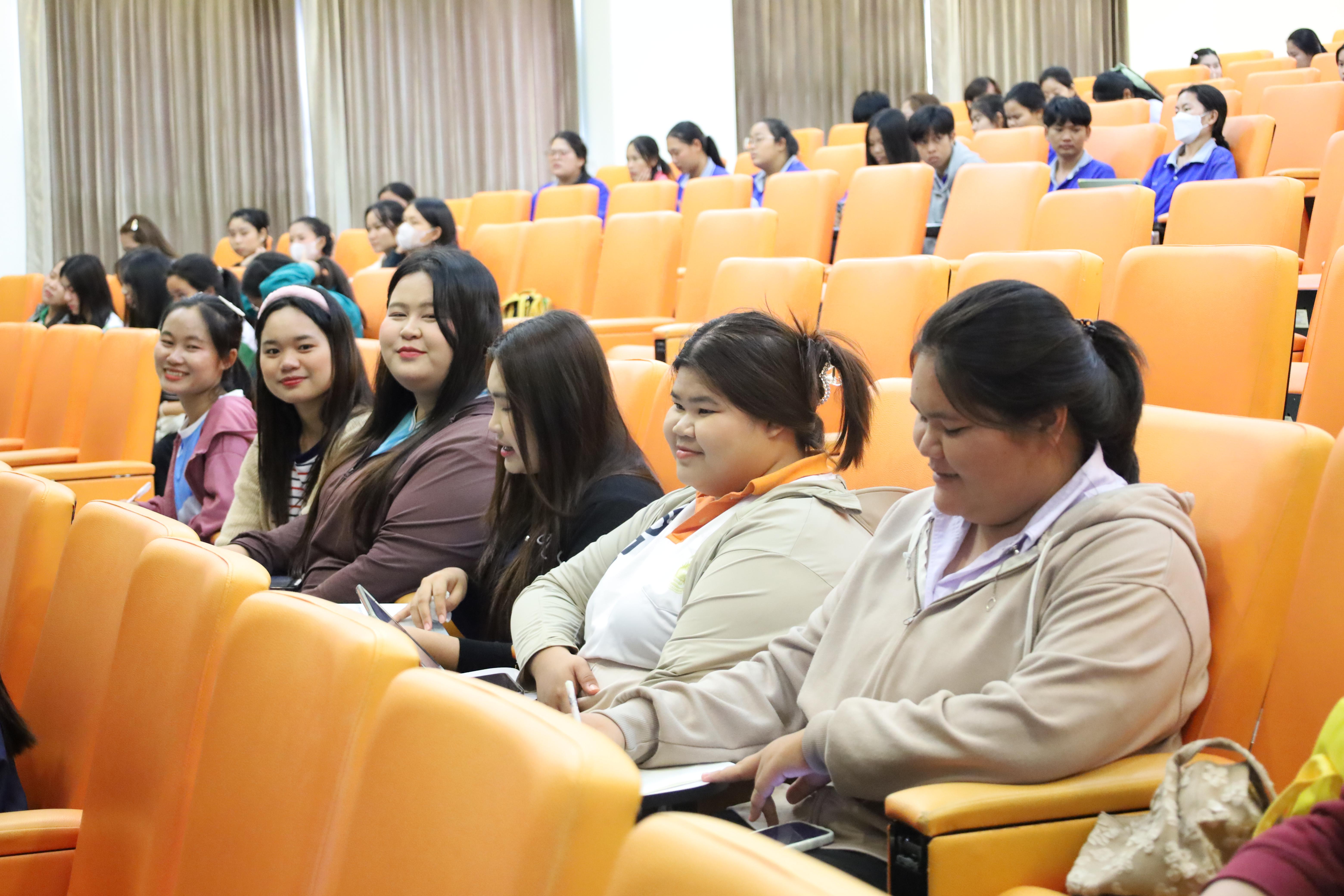 14. กิจกรรมเตรียมความพร้อมก่อนสอบใบประกอบวิชาชีพครู