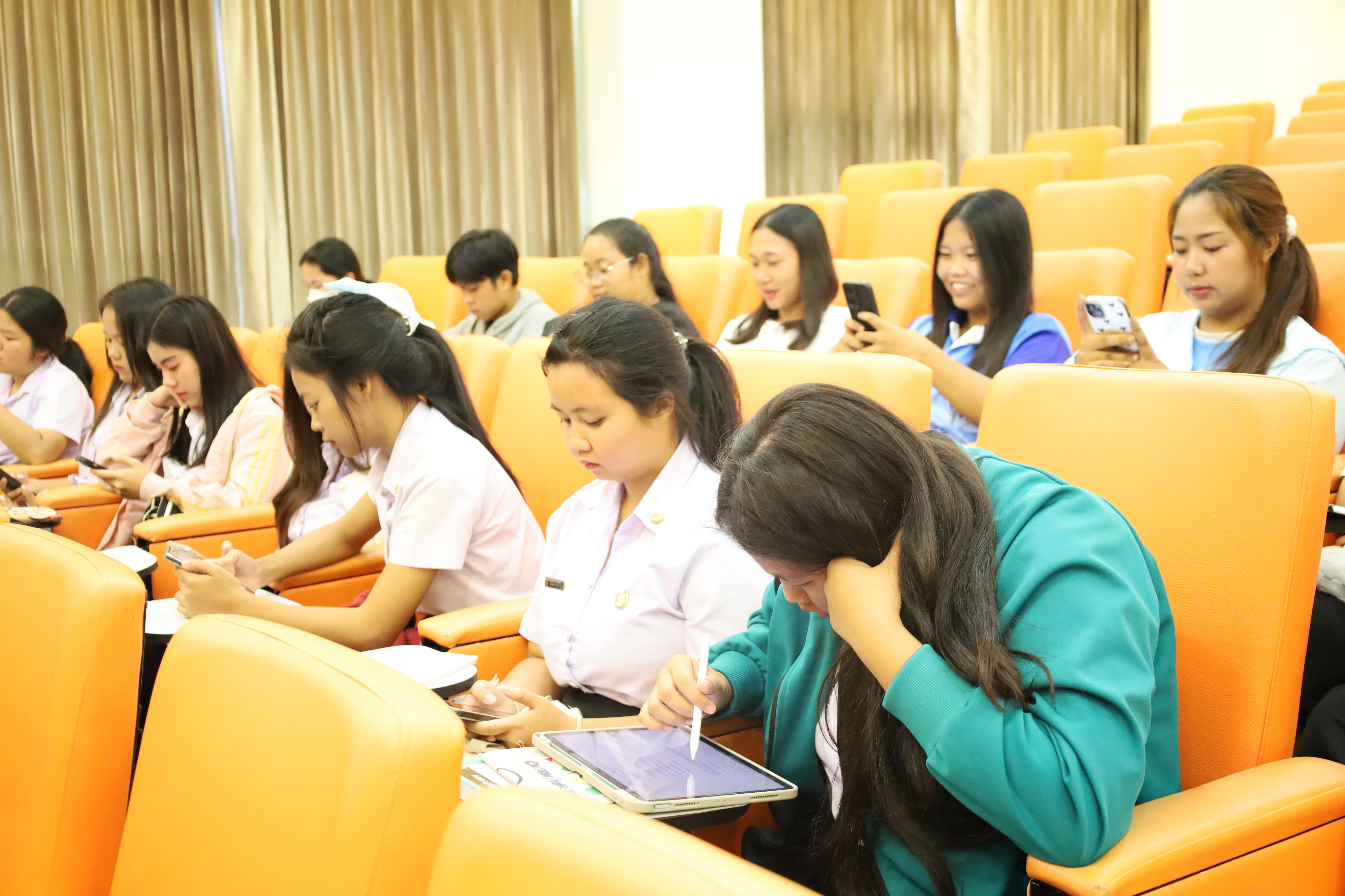 11. กิจกรรมเตรียมความพร้อมก่อนสอบใบประกอบวิชาชีพครู