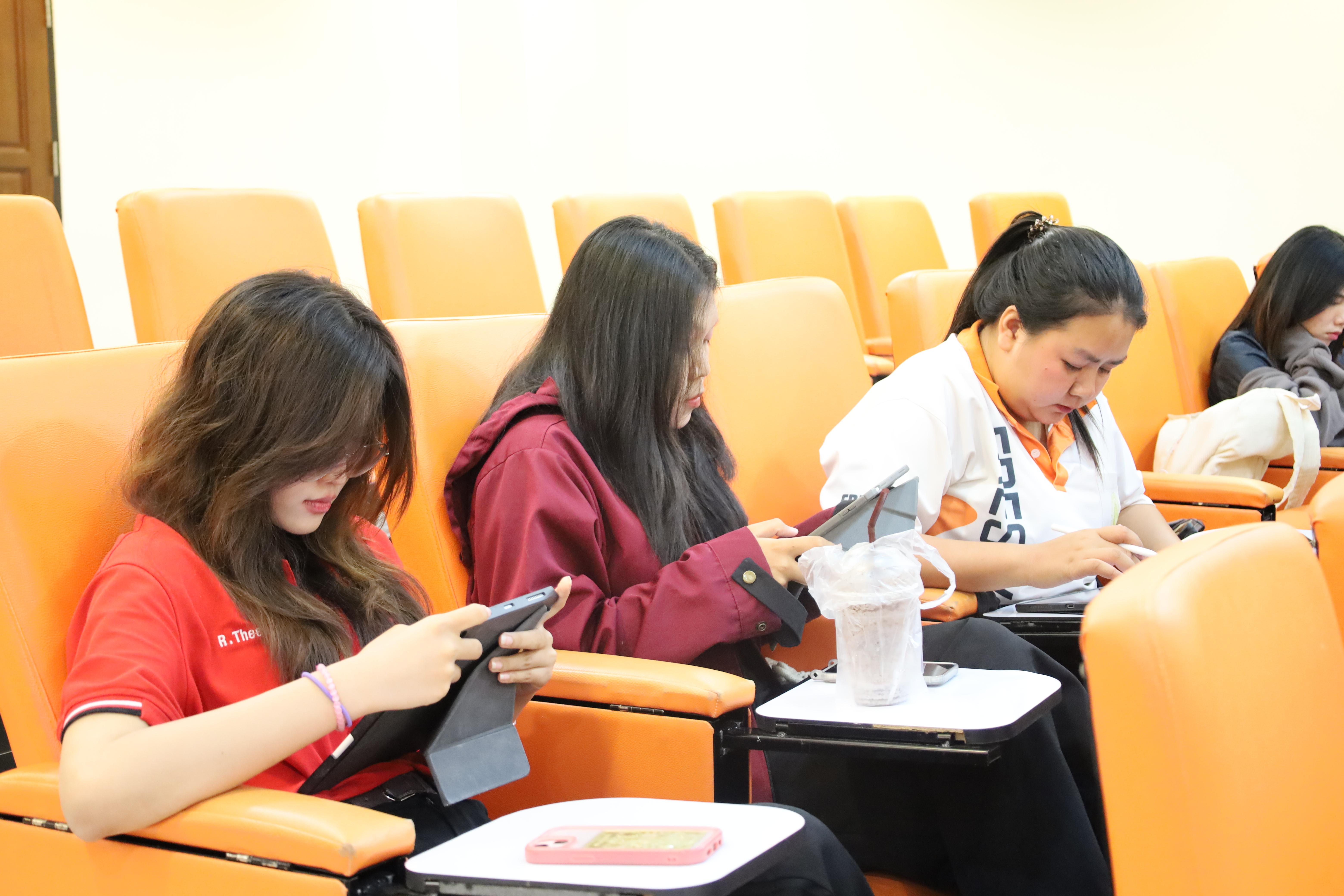 17. กิจกรรมเตรียมความพร้อมก่อนสอบใบประกอบวิชาชีพครู