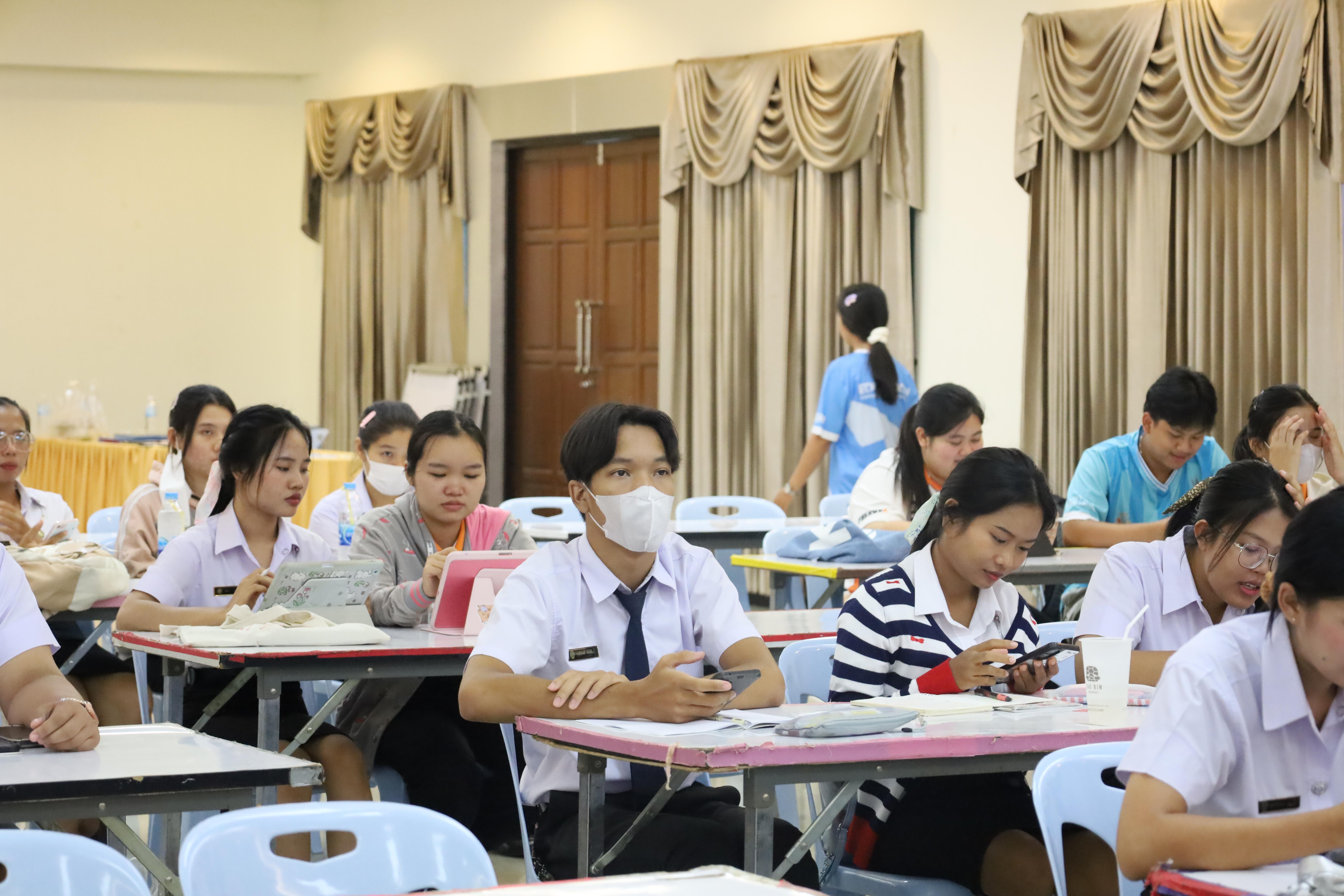 32. กิจกรรมเตรียมความพร้อมก่อนสอบใบประกอบวิชาชีพครู