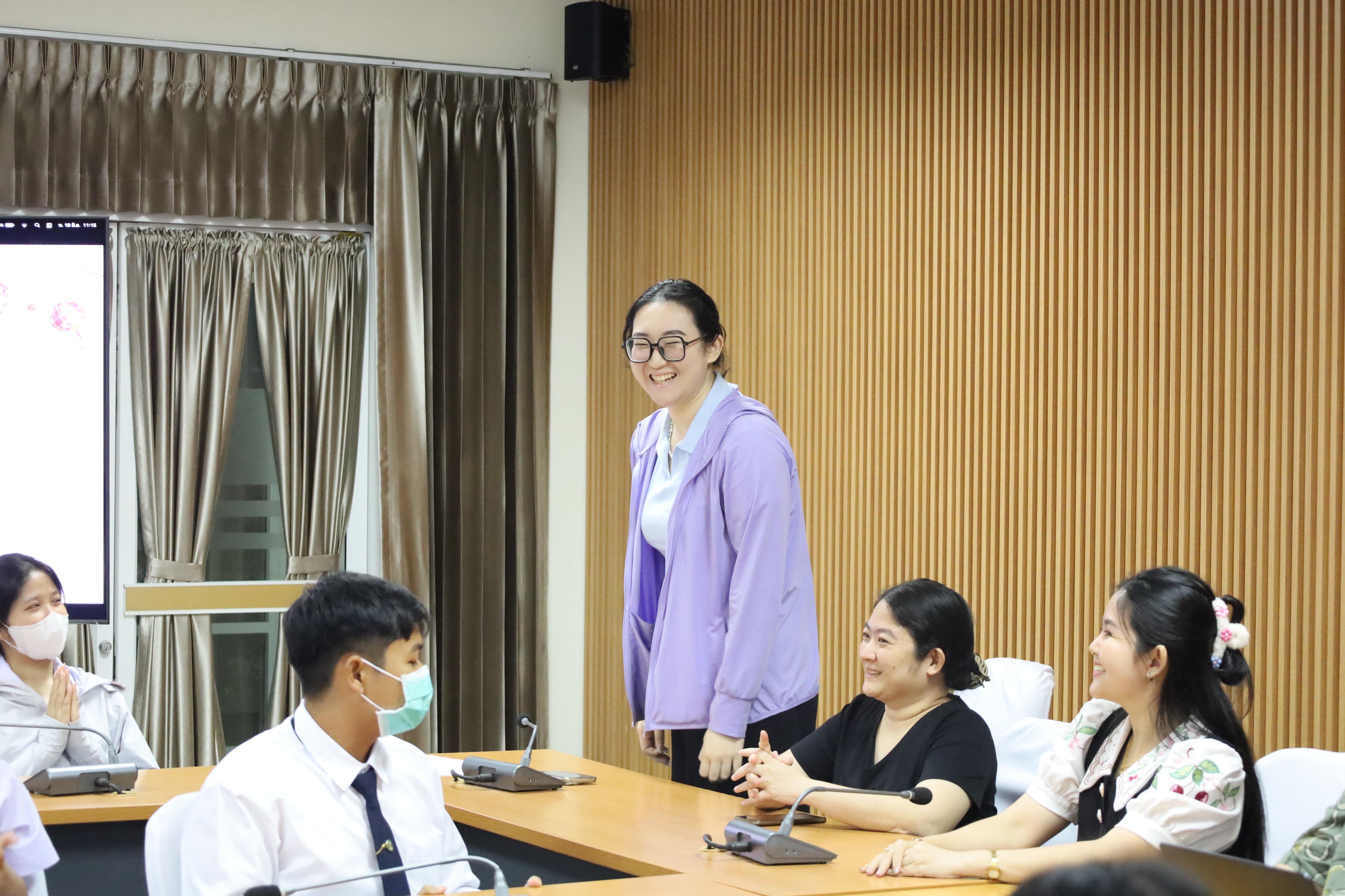 16. กิจกรรมเตรียมความพร้อมสู่รั้วมหาวิทยาลัยสำหรับนักศึกษาภาษาจีน