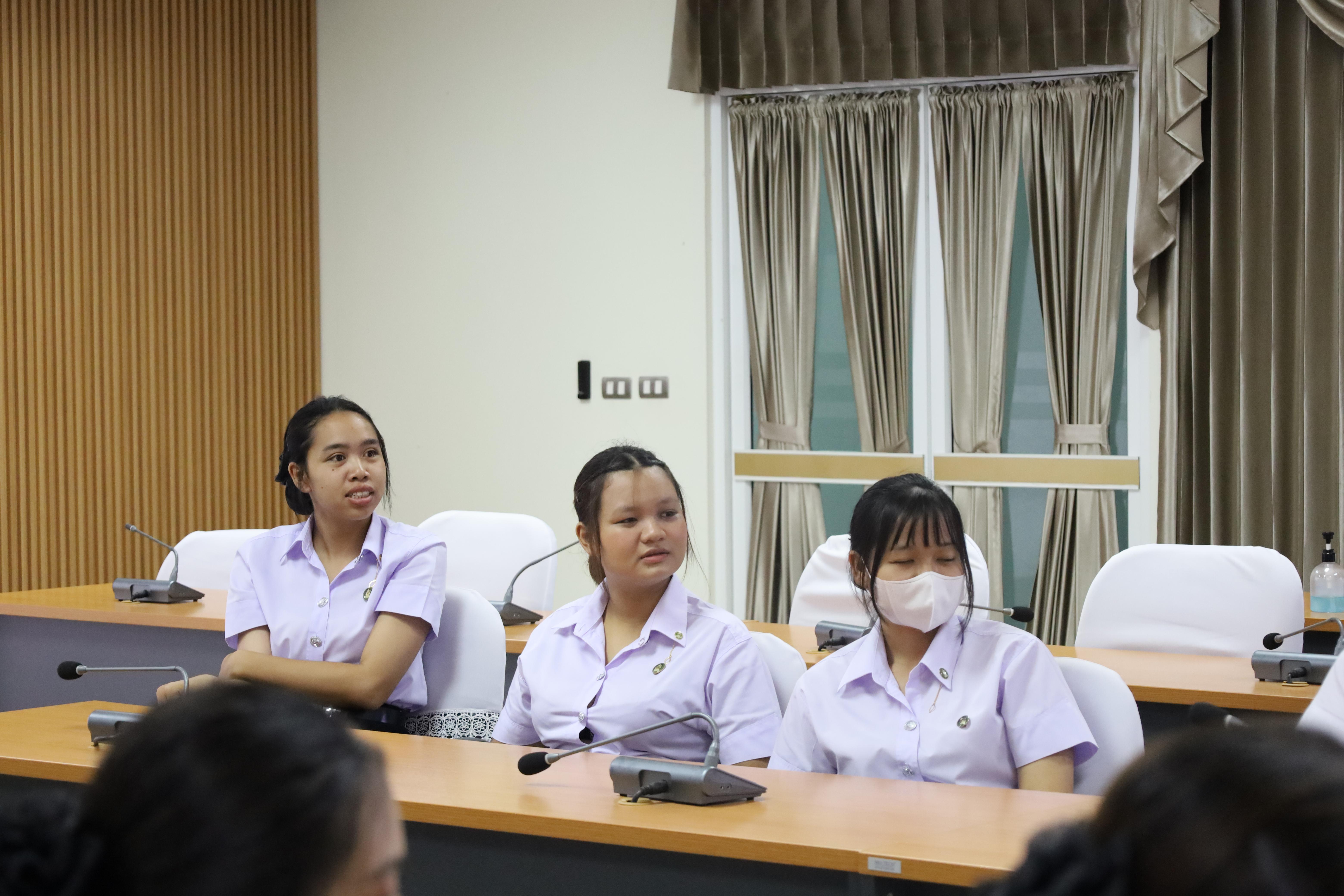 19. กิจกรรมเตรียมความพร้อมสู่รั้วมหาวิทยาลัยสำหรับนักศึกษาภาษาจีน