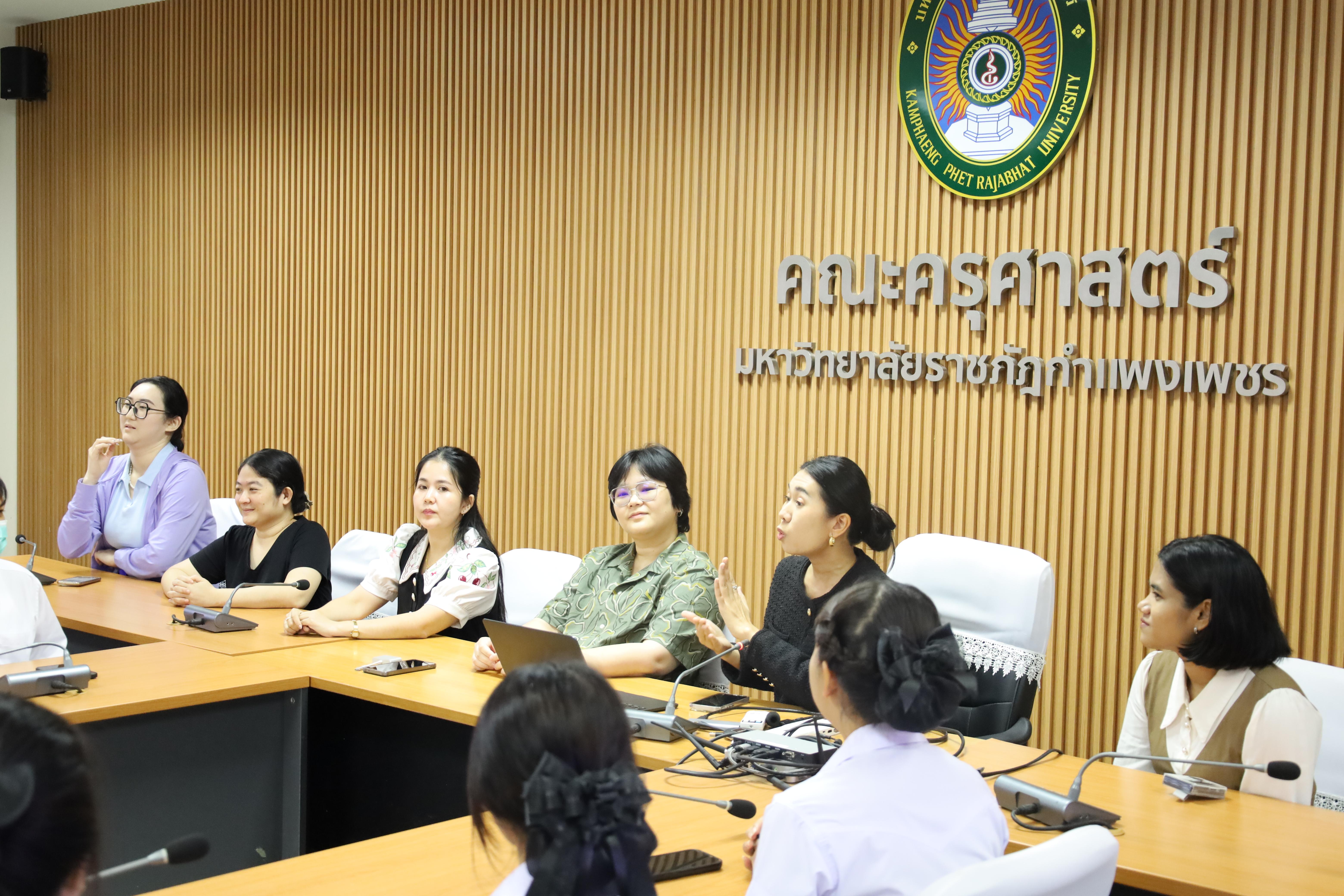 21. กิจกรรมเตรียมความพร้อมสู่รั้วมหาวิทยาลัยสำหรับนักศึกษาภาษาจีน