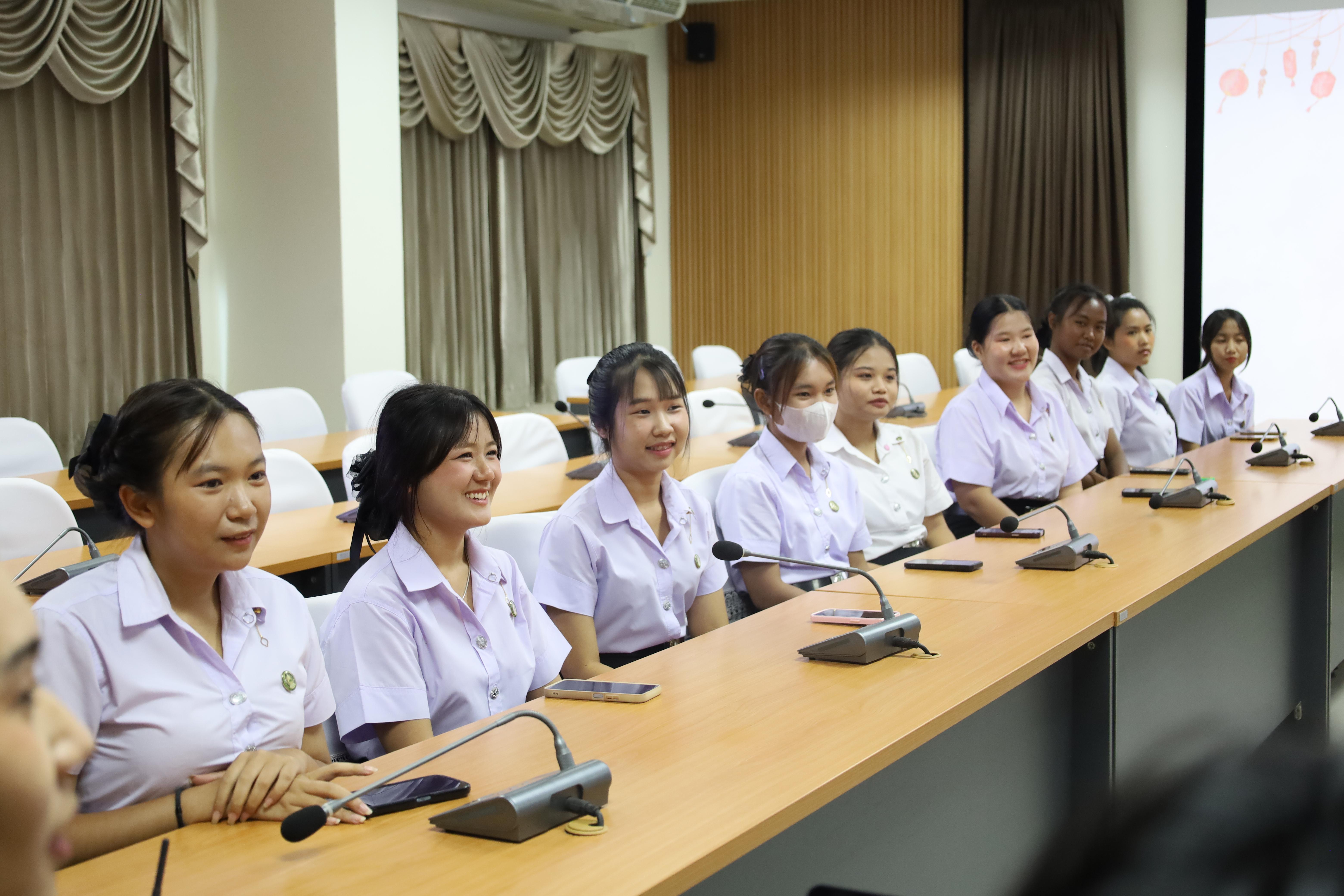 23. กิจกรรมเตรียมความพร้อมสู่รั้วมหาวิทยาลัยสำหรับนักศึกษาภาษาจีน