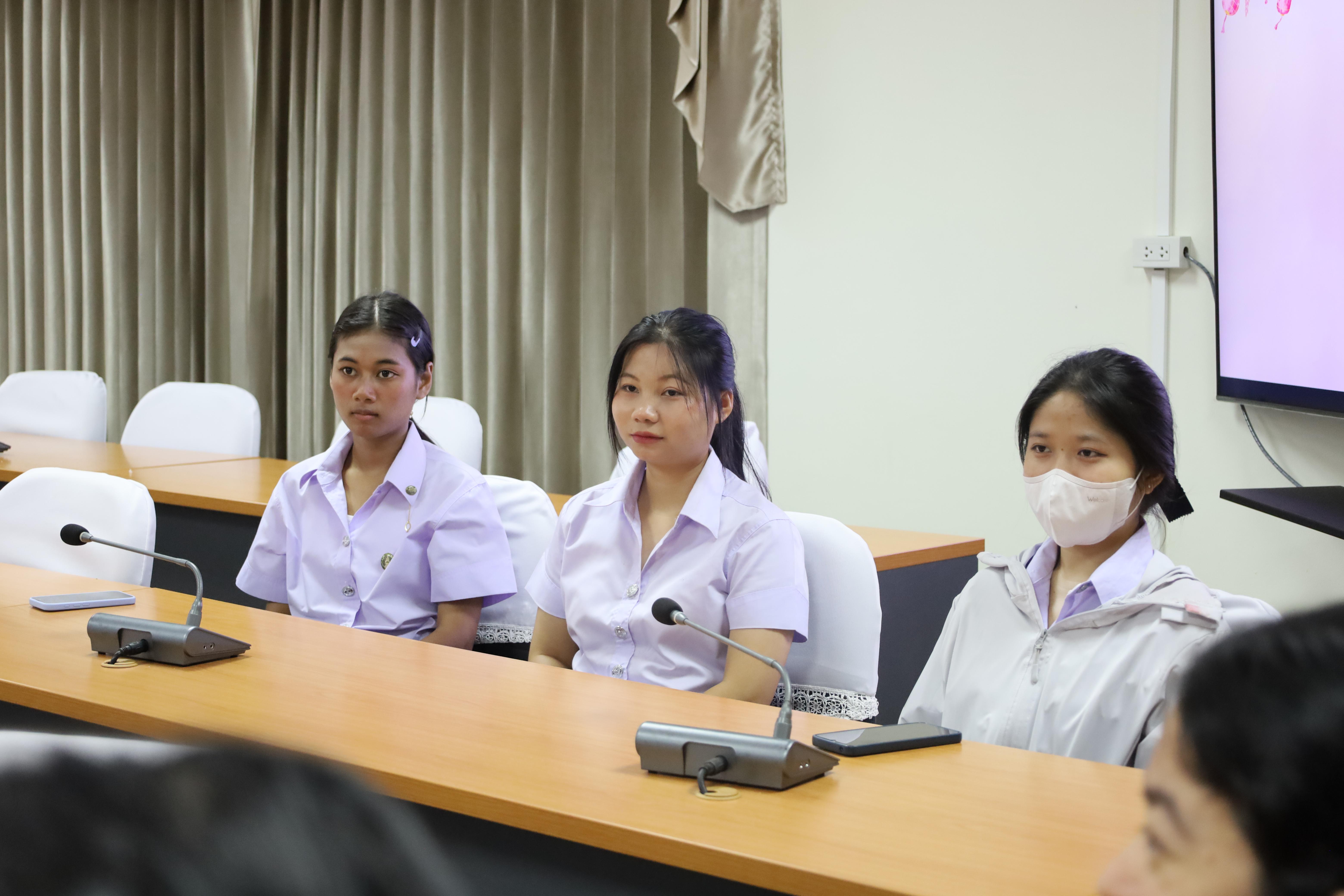 24. กิจกรรมเตรียมความพร้อมสู่รั้วมหาวิทยาลัยสำหรับนักศึกษาภาษาจีน