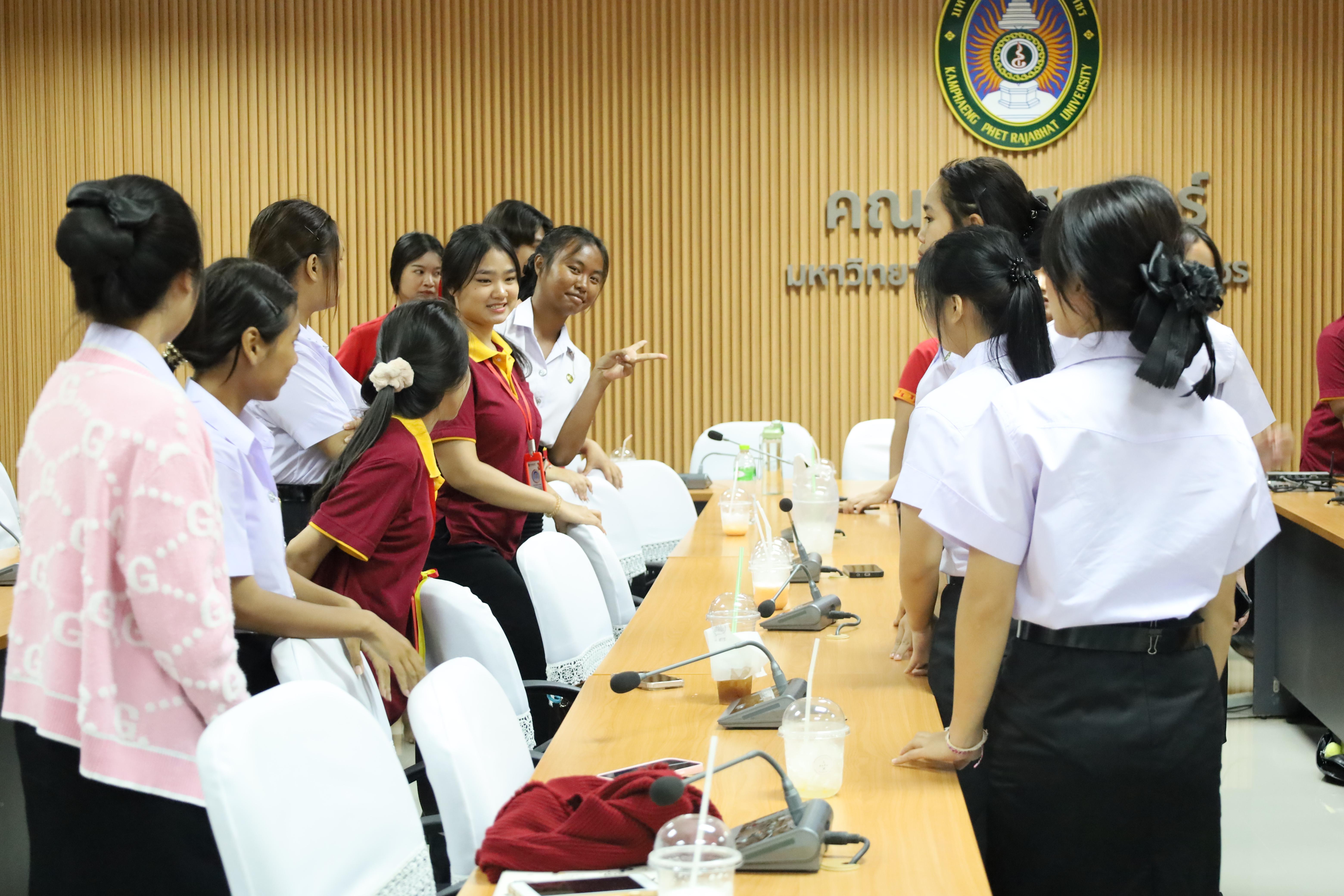 30. กิจกรรมเตรียมความพร้อมสู่รั้วมหาวิทยาลัยสำหรับนักศึกษาภาษาจีน