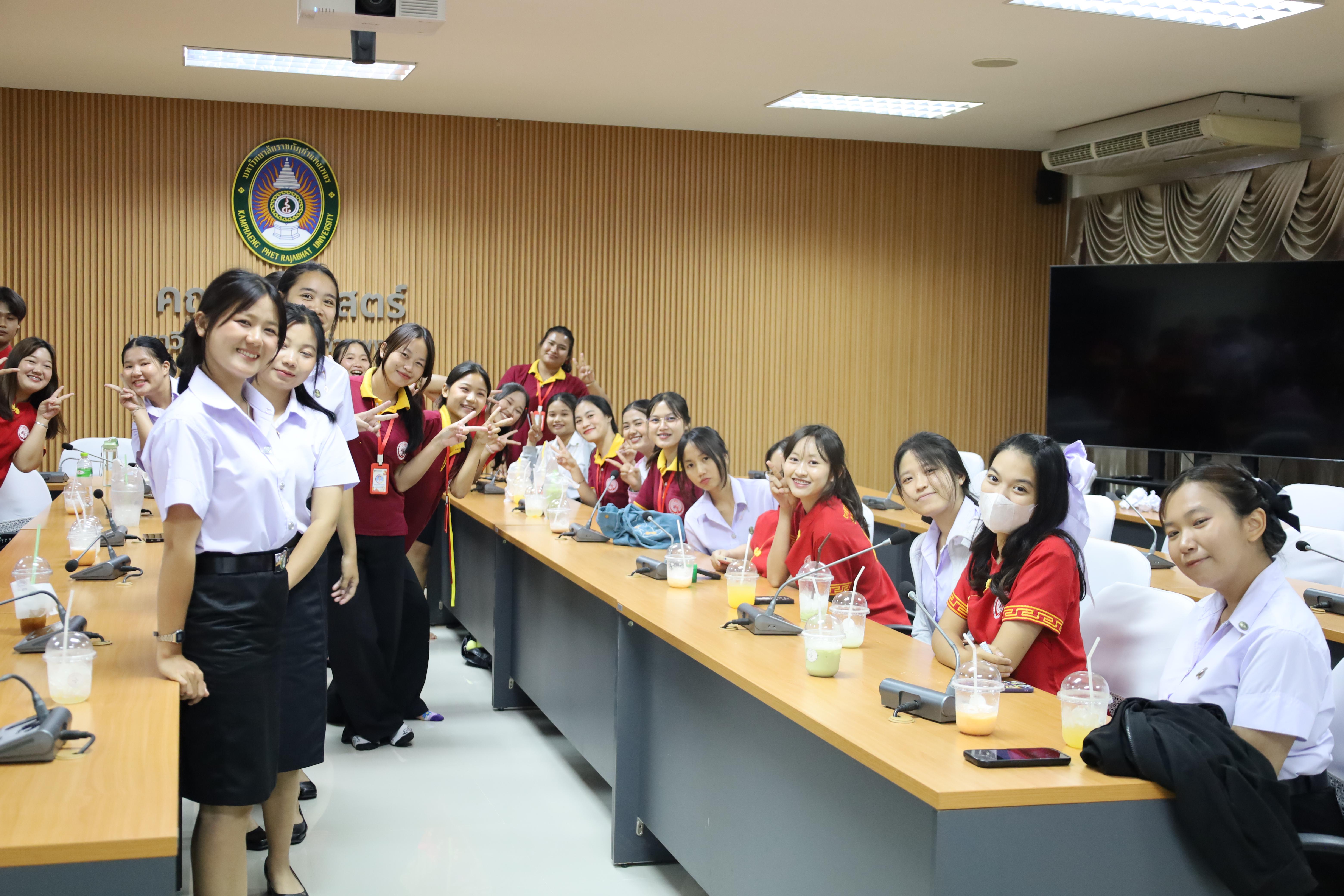 31. กิจกรรมเตรียมความพร้อมสู่รั้วมหาวิทยาลัยสำหรับนักศึกษาภาษาจีน