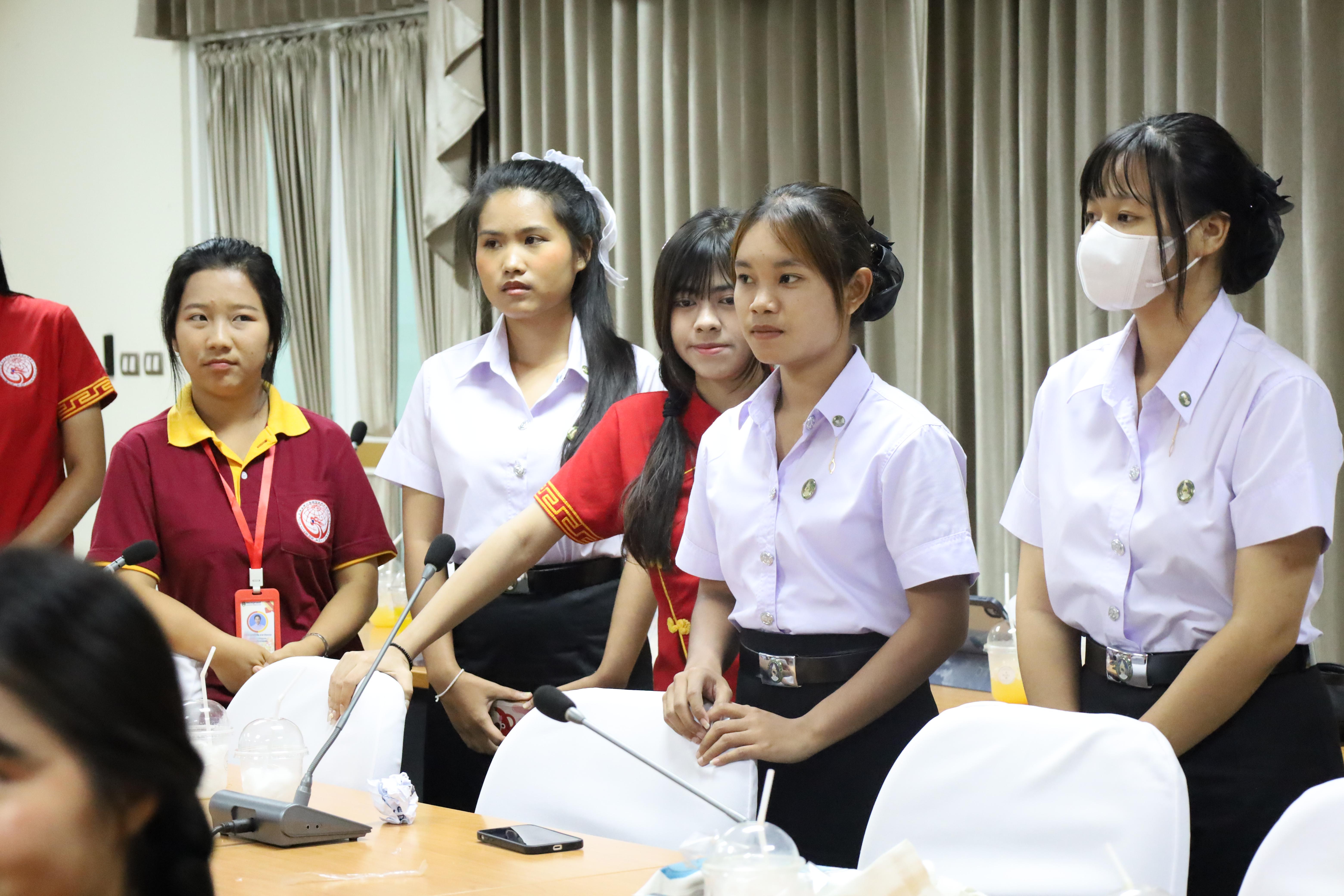 41. กิจกรรมเตรียมความพร้อมสู่รั้วมหาวิทยาลัยสำหรับนักศึกษาภาษาจีน