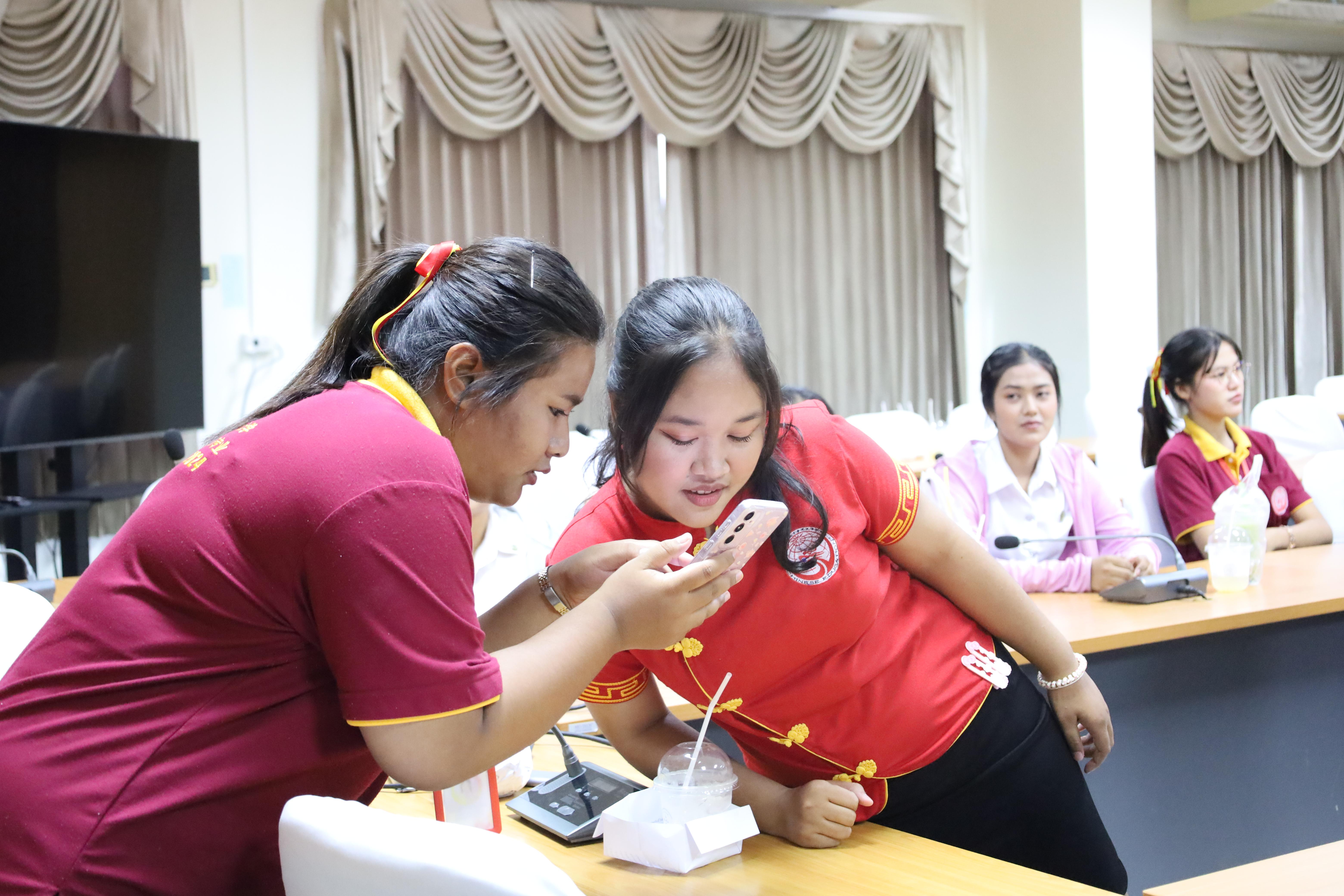 43. กิจกรรมเตรียมความพร้อมสู่รั้วมหาวิทยาลัยสำหรับนักศึกษาภาษาจีน