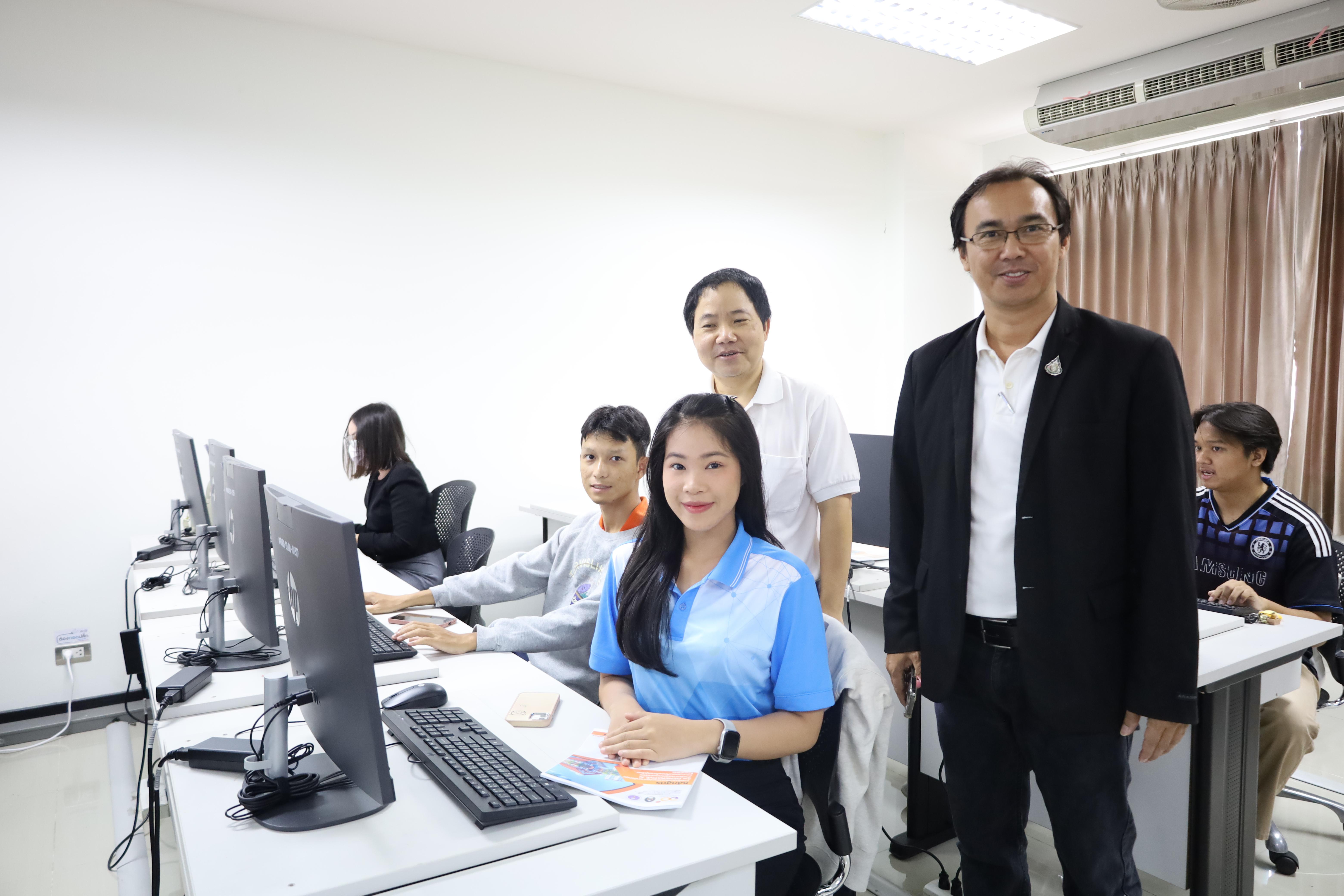 11. อบรมหลักสูตรการพัฒนาสมรรถนะครูภาษาอังกฤษด้วย Generative AI-1