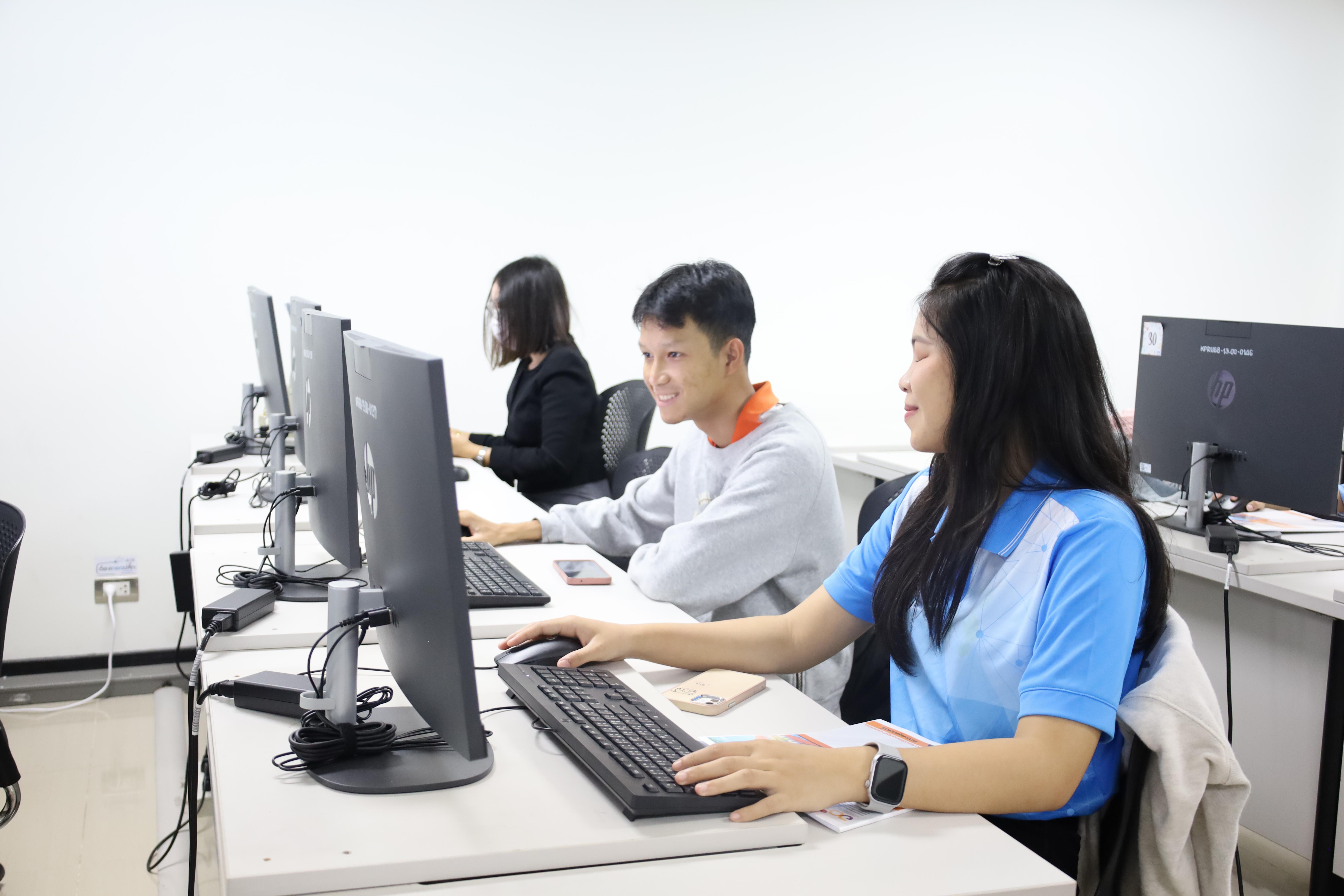 22. อบรมหลักสูตรการพัฒนาสมรรถนะครูภาษาอังกฤษด้วย Generative AI-1