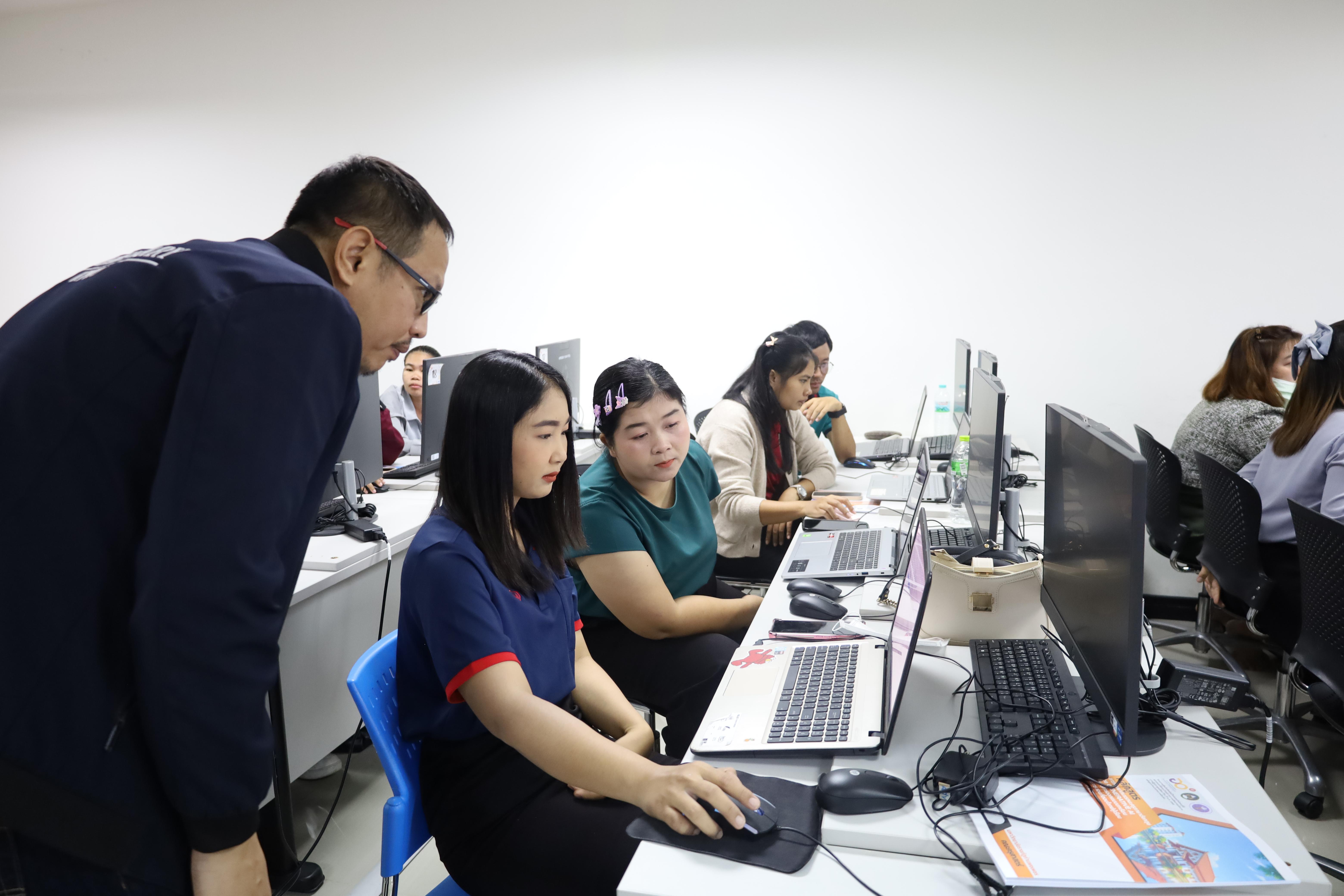 56. อบรมหลักสูตรการพัฒนาสมรรถนะครูภาษาอังกฤษด้วย Generative AI-1