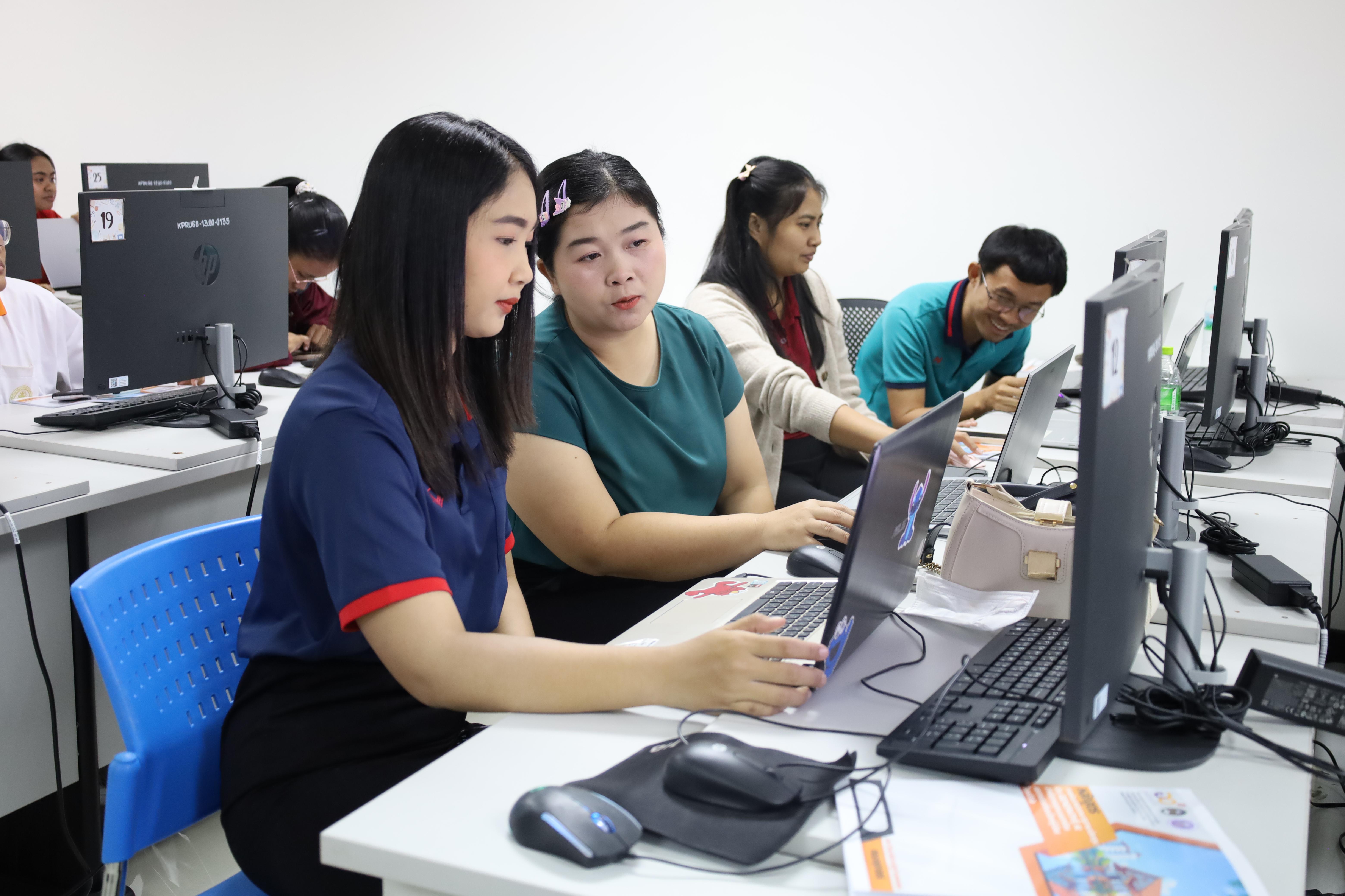 71. อบรมหลักสูตรการพัฒนาสมรรถนะครูภาษาอังกฤษด้วย Generative AI-1