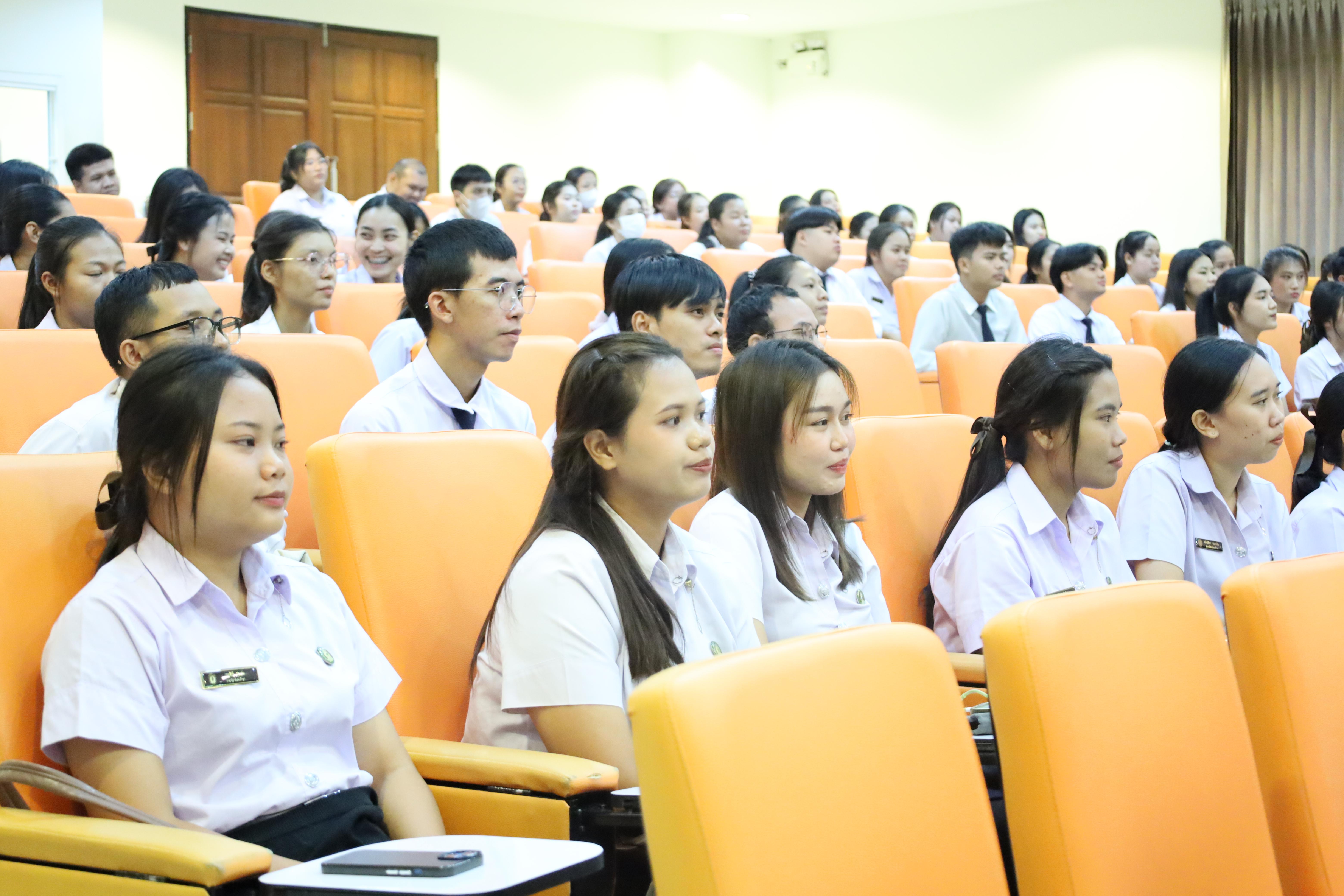 10. กิจกรรมปฐมนิเทศเตรียมความพร้อม นักศึกษาโปรแกรมวิชาสังคมศึกษา ปีการศึกษา2568 และแนะนำหลักสูตร