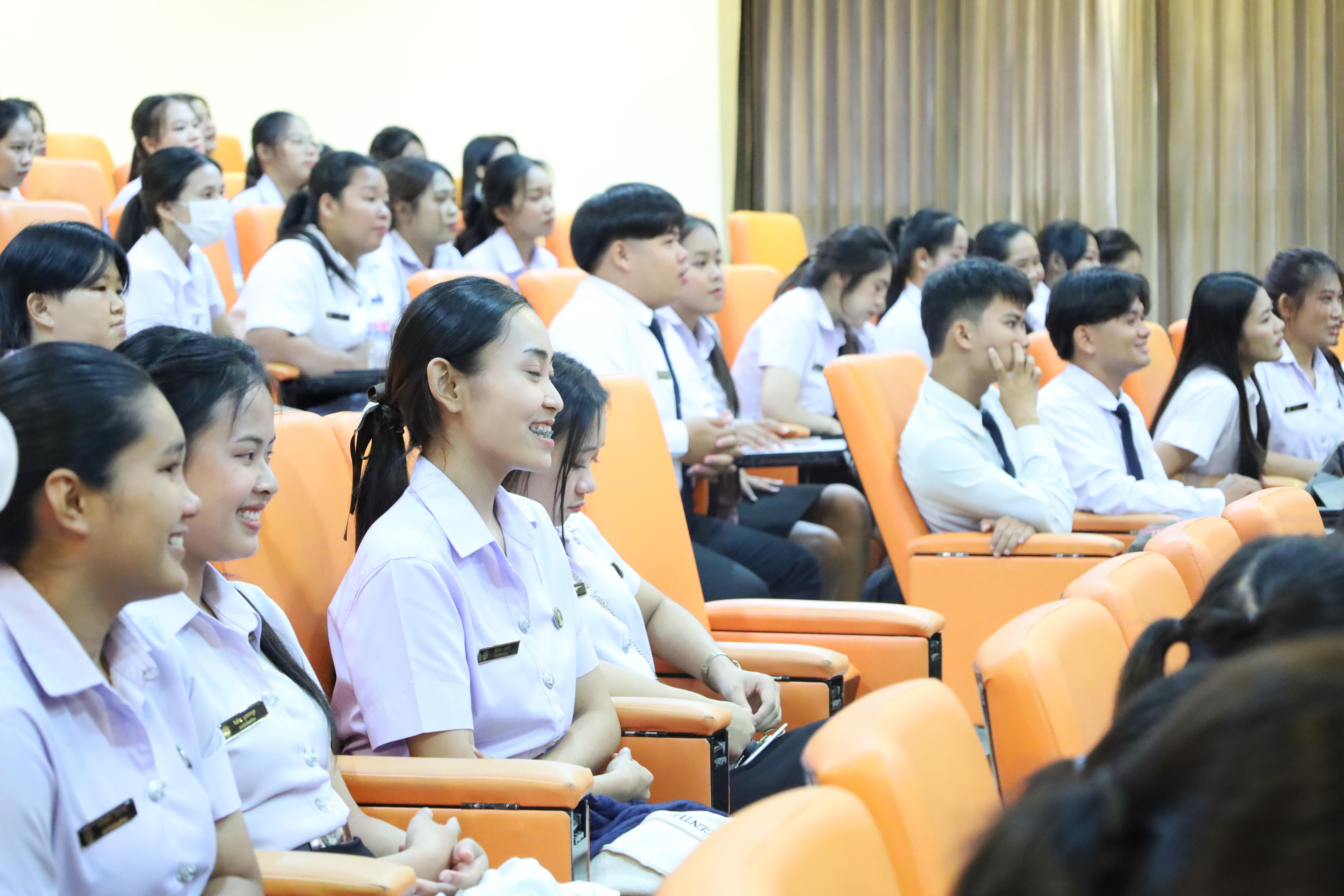 15. กิจกรรมปฐมนิเทศเตรียมความพร้อม นักศึกษาโปรแกรมวิชาสังคมศึกษา ปีการศึกษา2568 และแนะนำหลักสูตร