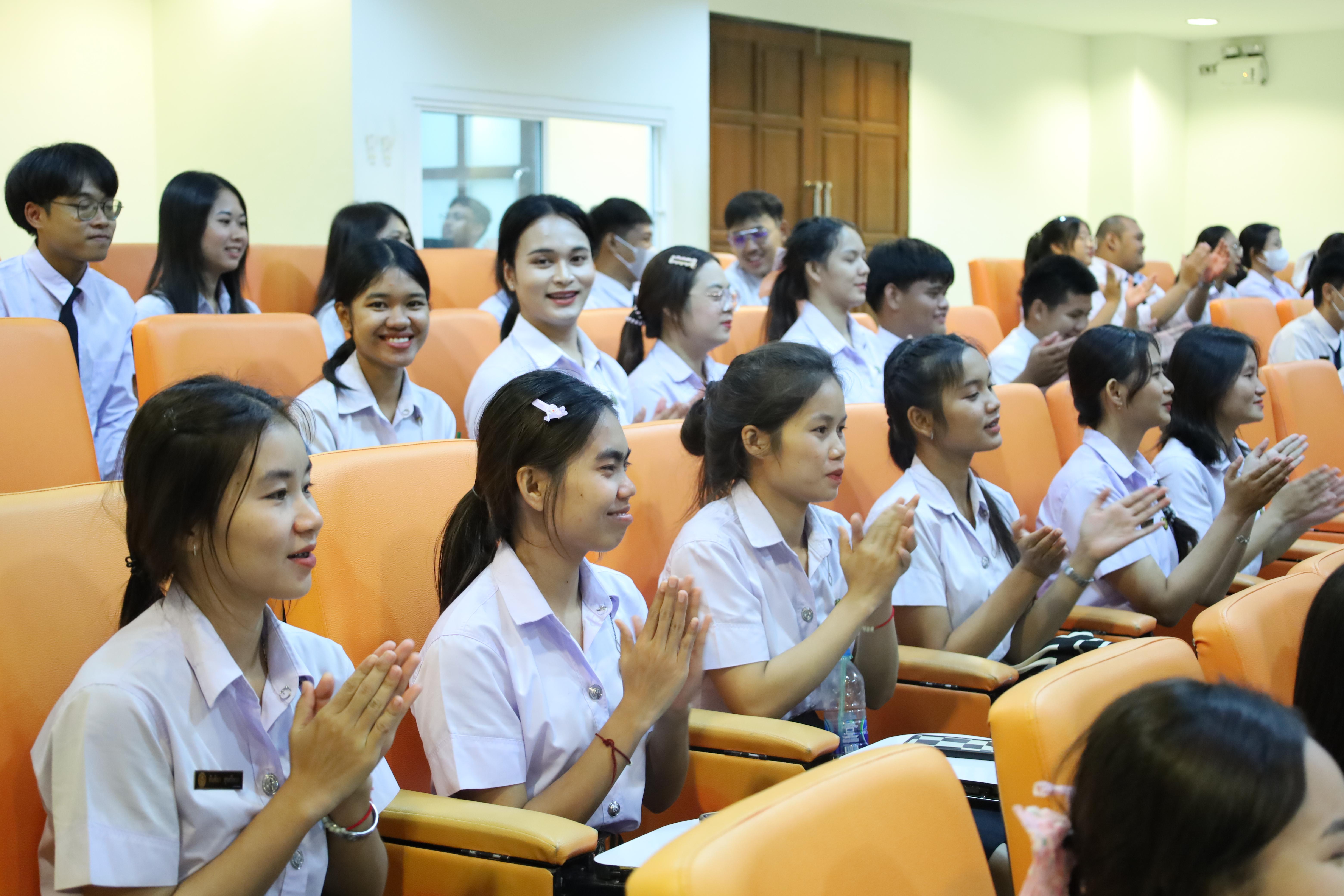 16. กิจกรรมปฐมนิเทศเตรียมความพร้อม นักศึกษาโปรแกรมวิชาสังคมศึกษา ปีการศึกษา2568 และแนะนำหลักสูตร