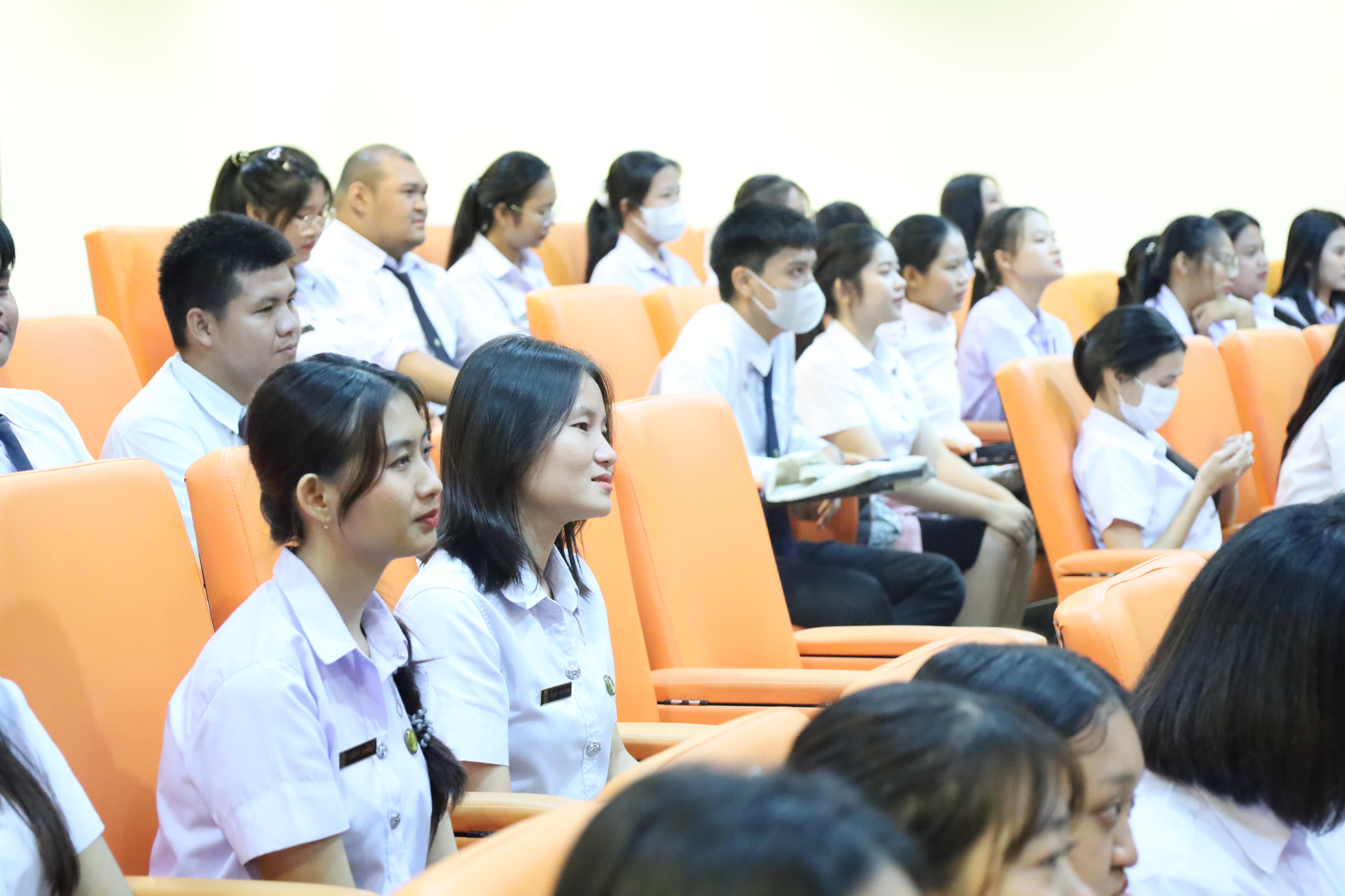 17. กิจกรรมปฐมนิเทศเตรียมความพร้อม นักศึกษาโปรแกรมวิชาสังคมศึกษา ปีการศึกษา2568 และแนะนำหลักสูตร