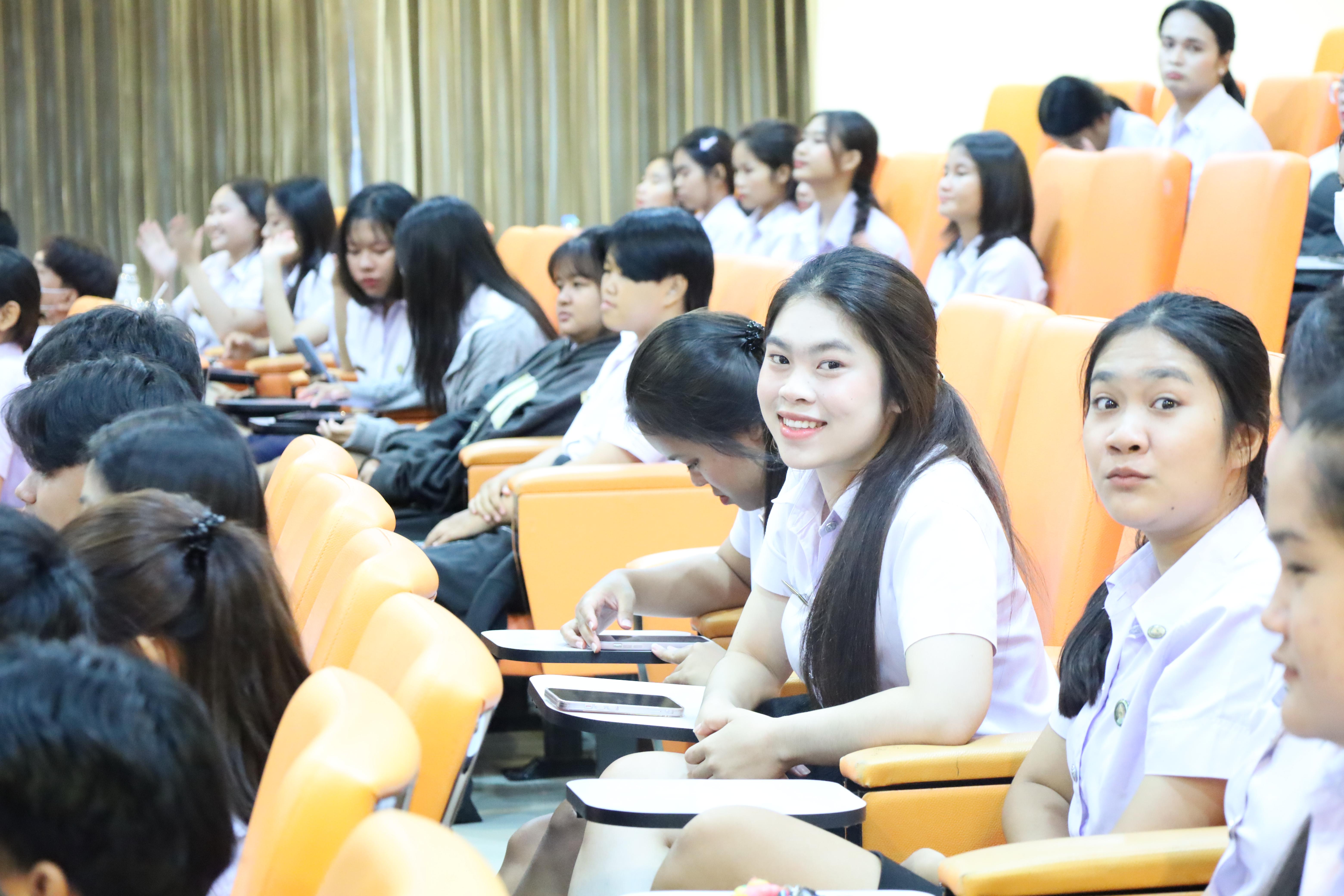 37. กิจกรรมปฐมนิเทศเตรียมความพร้อม นักศึกษาโปรแกรมวิชาสังคมศึกษา ปีการศึกษา2568 และแนะนำหลักสูตร