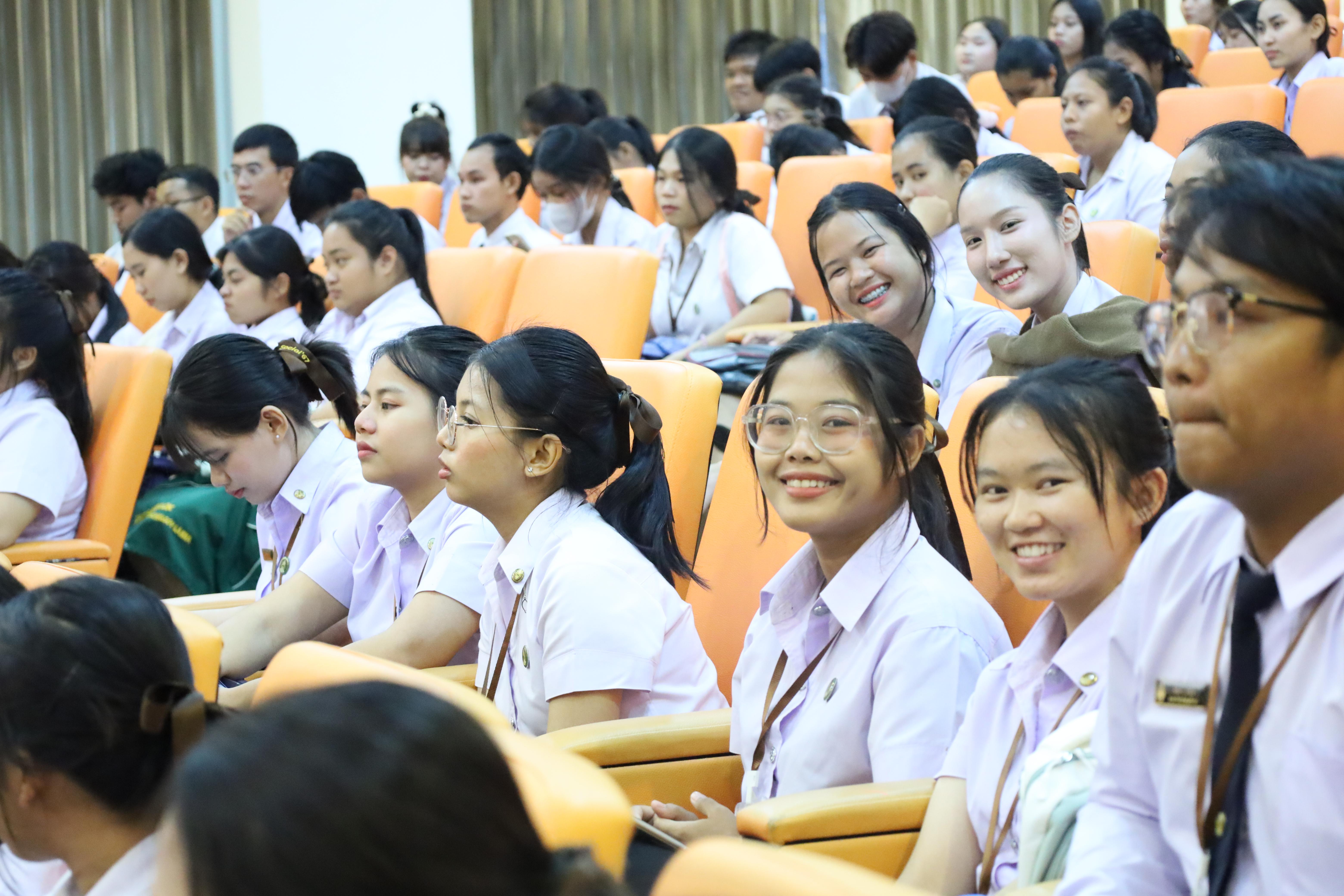 41. กิจกรรมปฐมนิเทศเตรียมความพร้อม นักศึกษาโปรแกรมวิชาสังคมศึกษา ปีการศึกษา2568 และแนะนำหลักสูตร