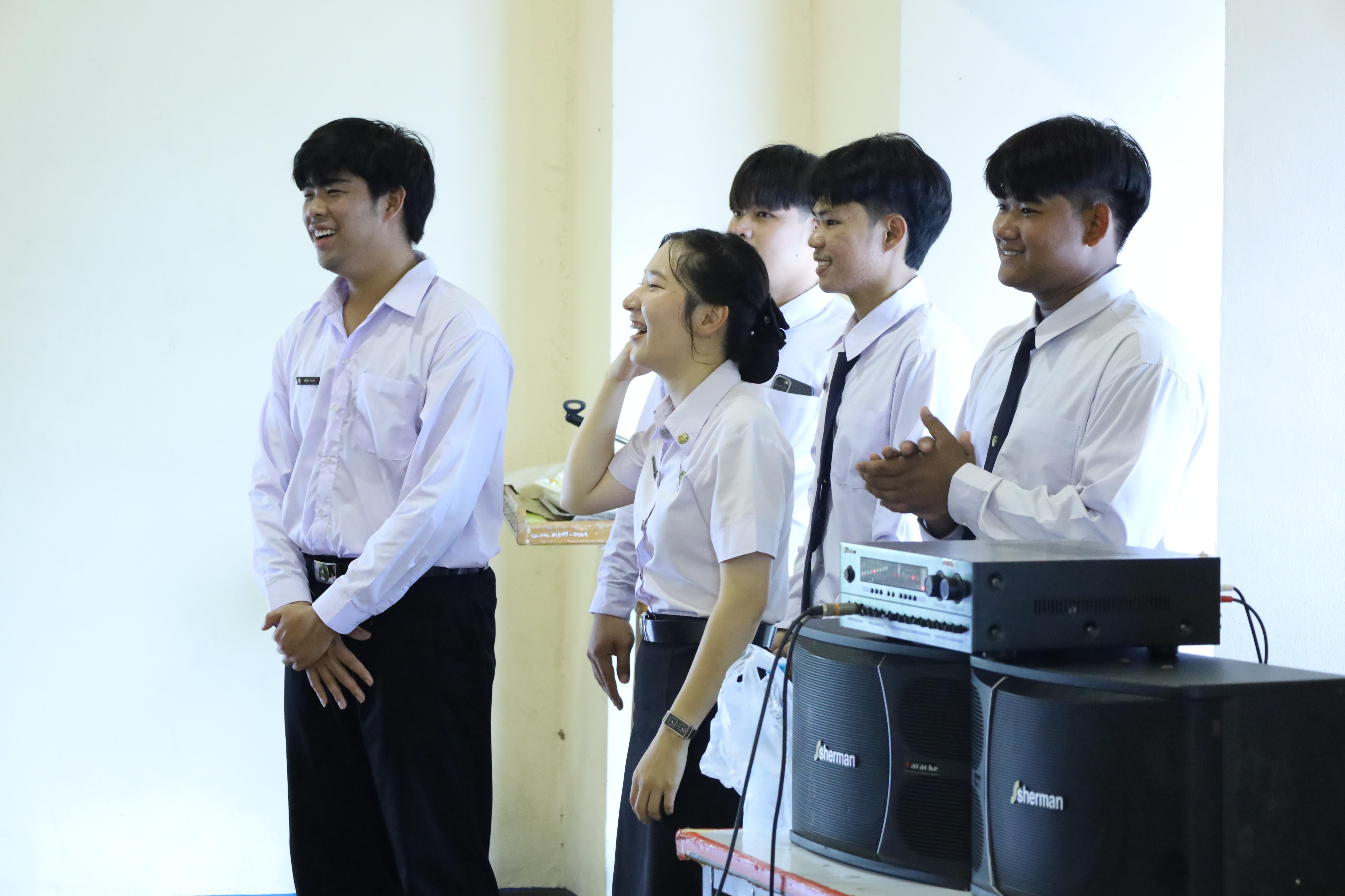 111. พิธีไหว้ครูโปรแกรมวิชาพลศึกษา