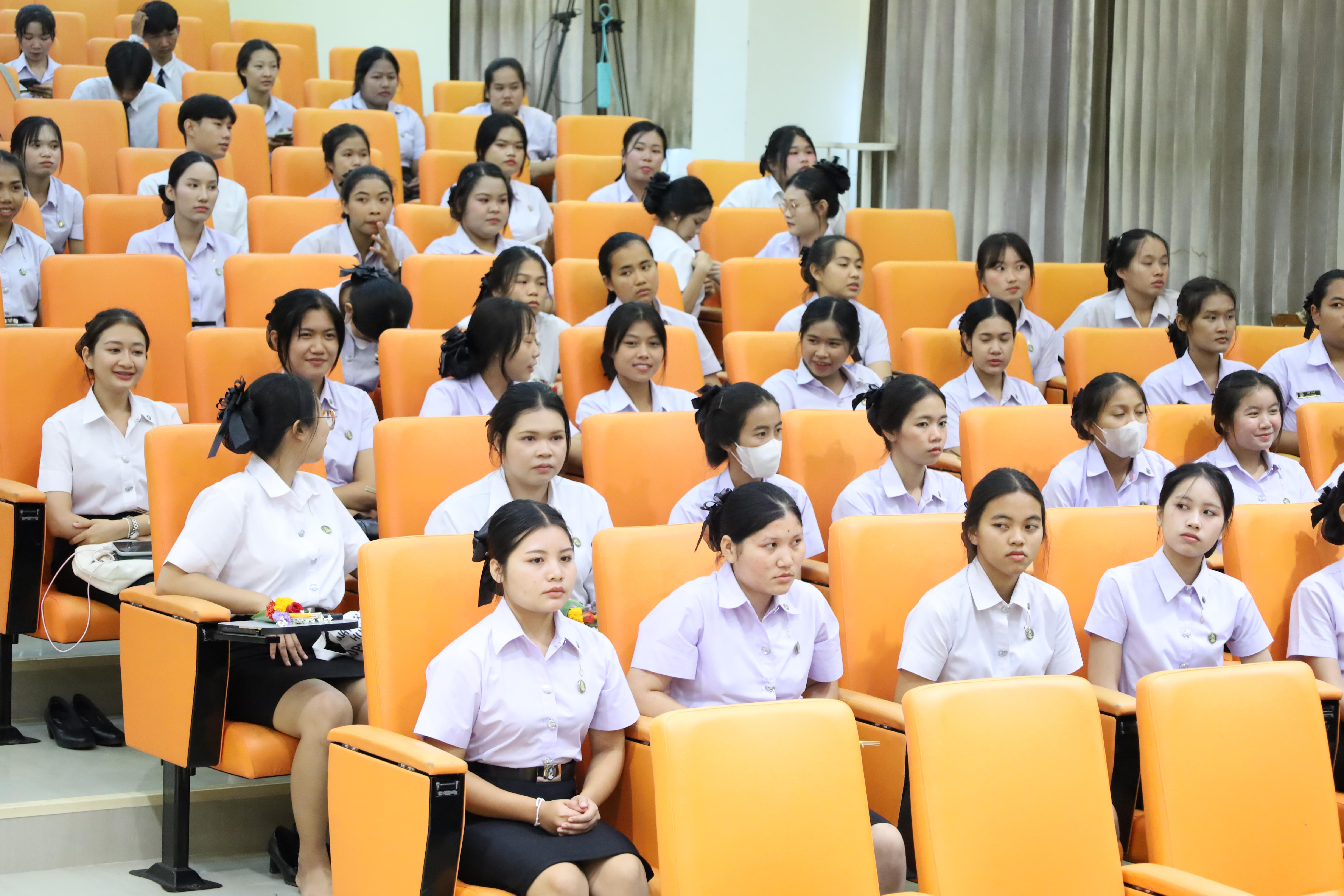 6. พิธีไหว้ครูโปรแกรมวิชาสังคมศึกษา