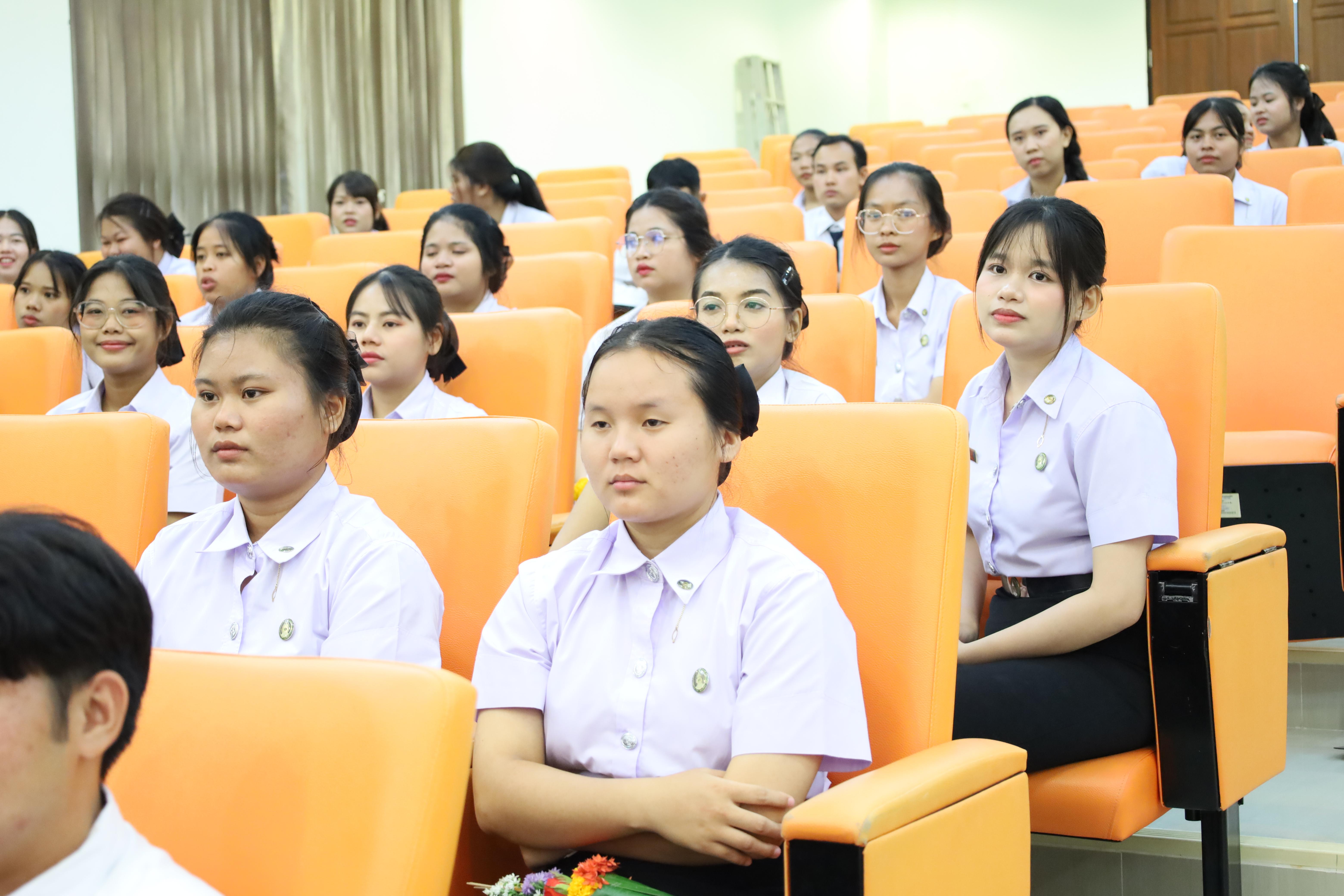 18. พิธีไหว้ครูโปรแกรมวิชาสังคมศึกษา