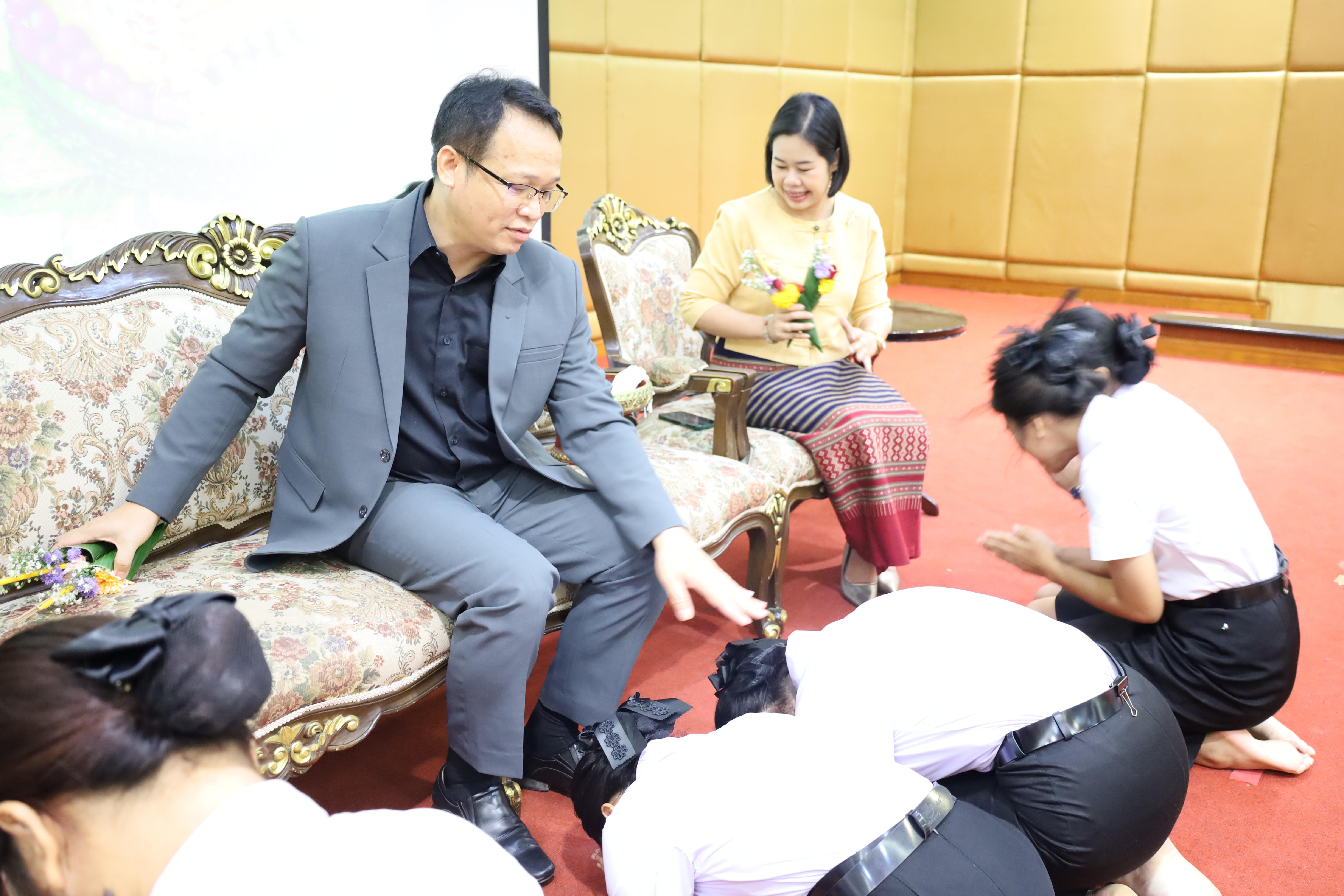 24. พิธีไหว้ครูโปรแกรมวิชาสังคมศึกษา