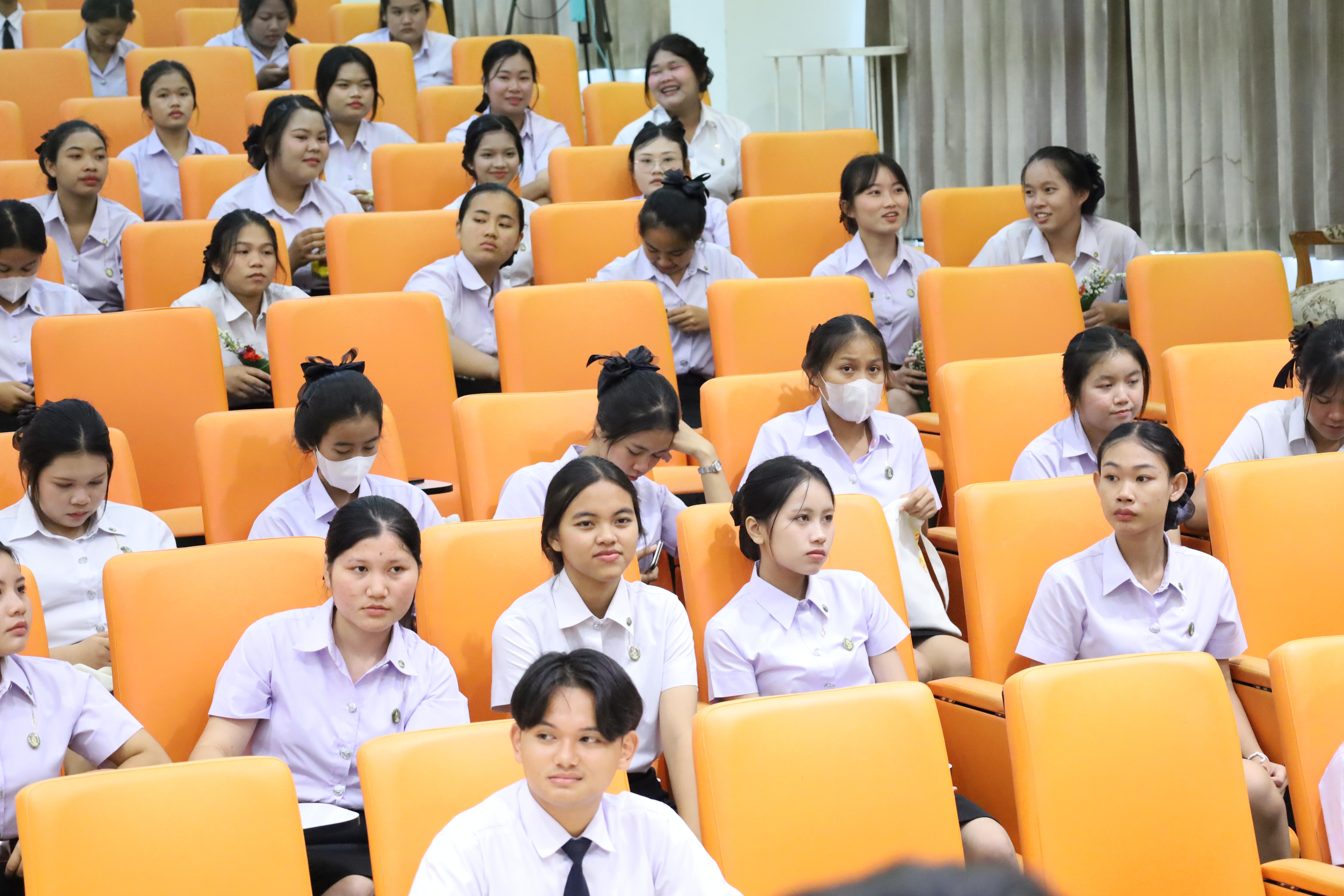 34. พิธีไหว้ครูโปรแกรมวิชาสังคมศึกษา