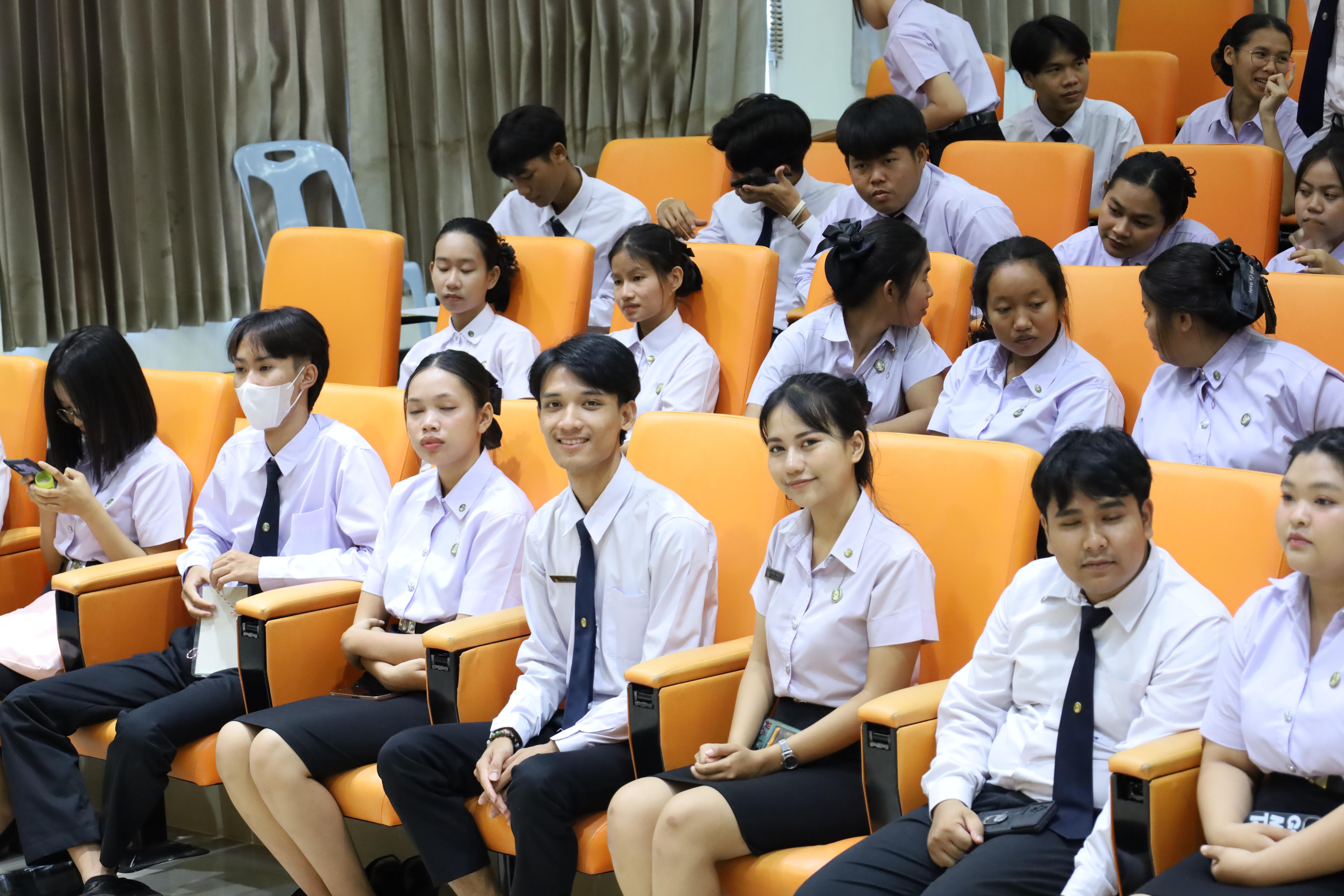 40. พิธีไหว้ครูโปรแกรมวิชาสังคมศึกษา