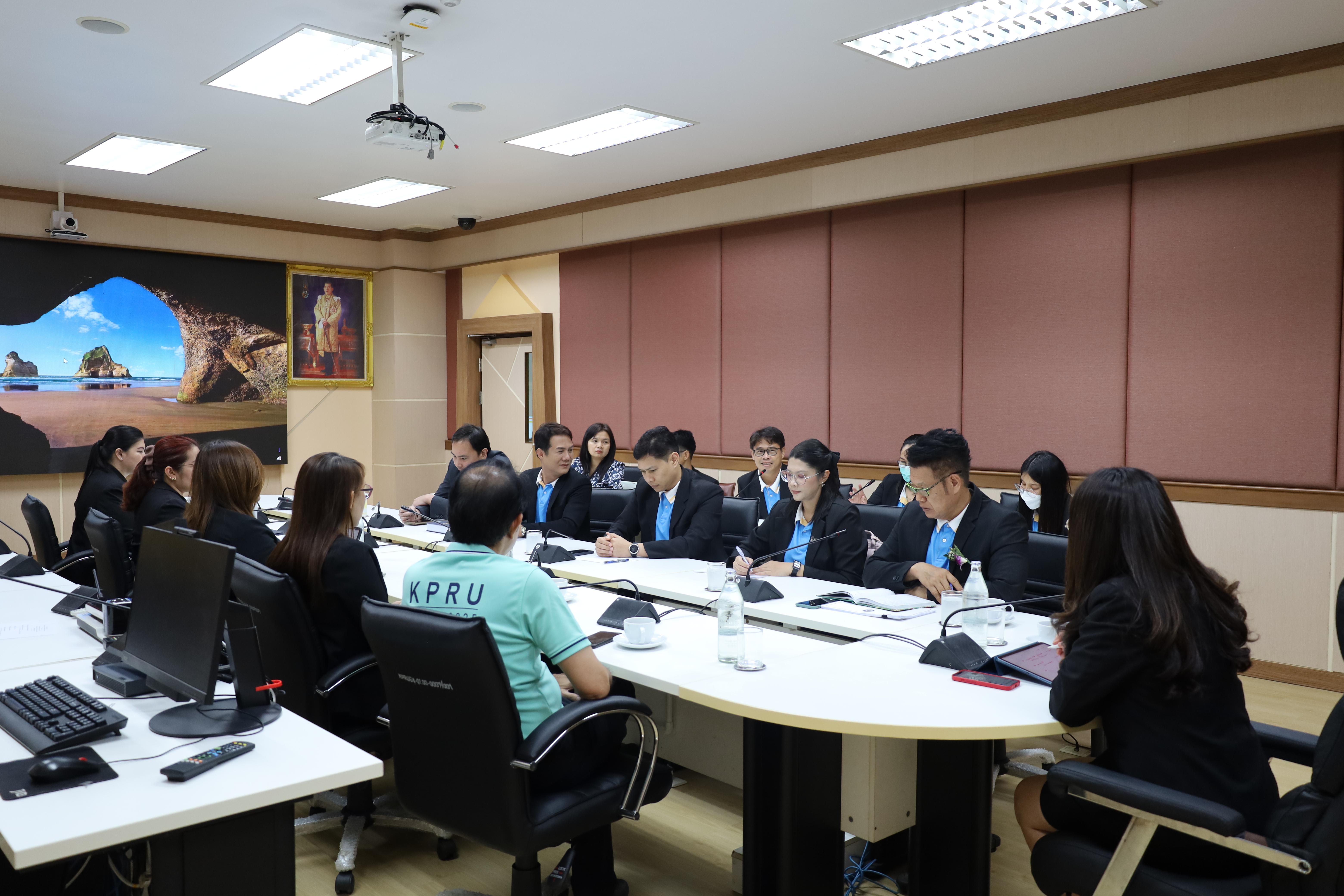 10. ผู้บริหารคณะครุศาสตร์รับมอบนโยบายจากอธิการบดี