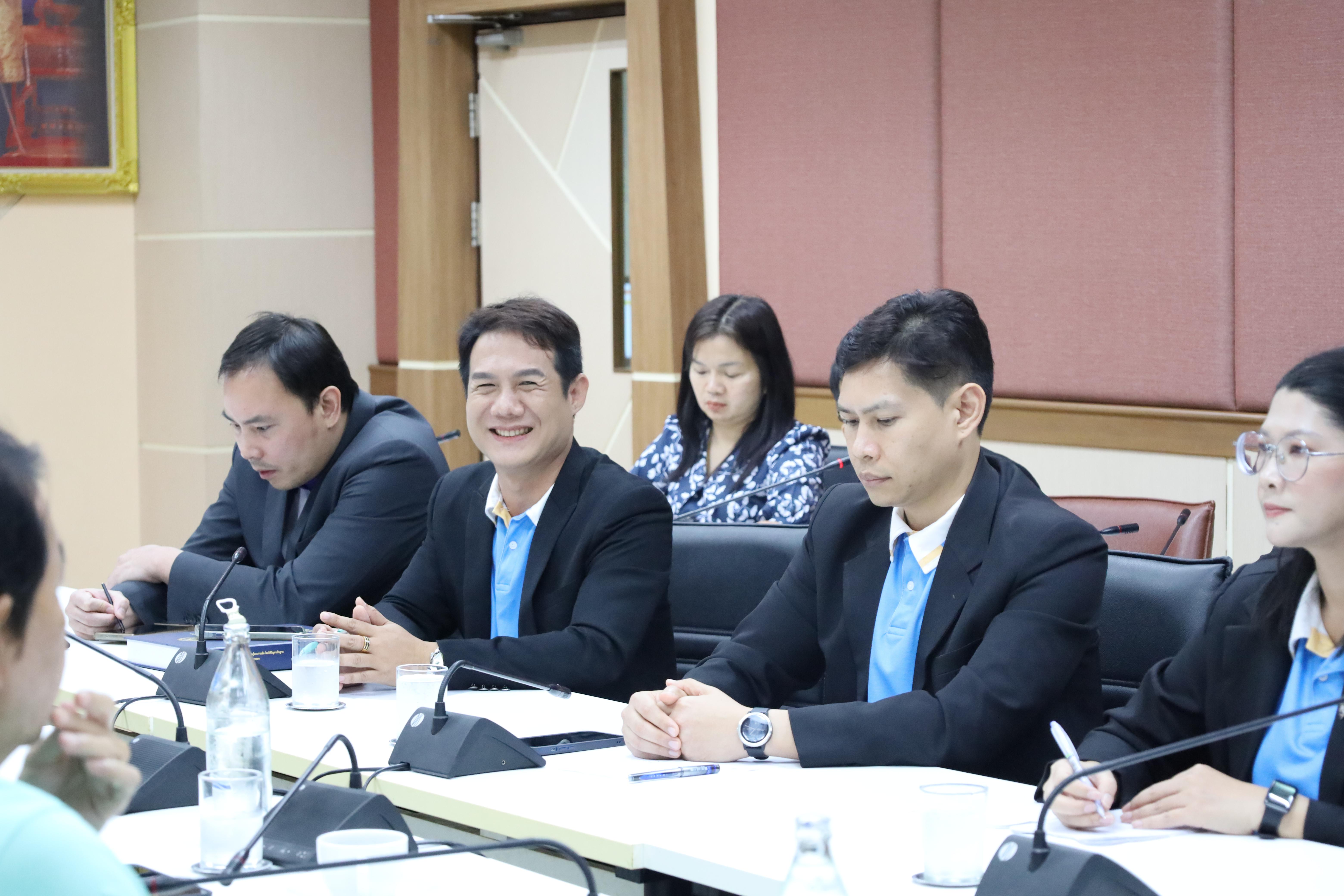 14. ผู้บริหารคณะครุศาสตร์รับมอบนโยบายจากอธิการบดี