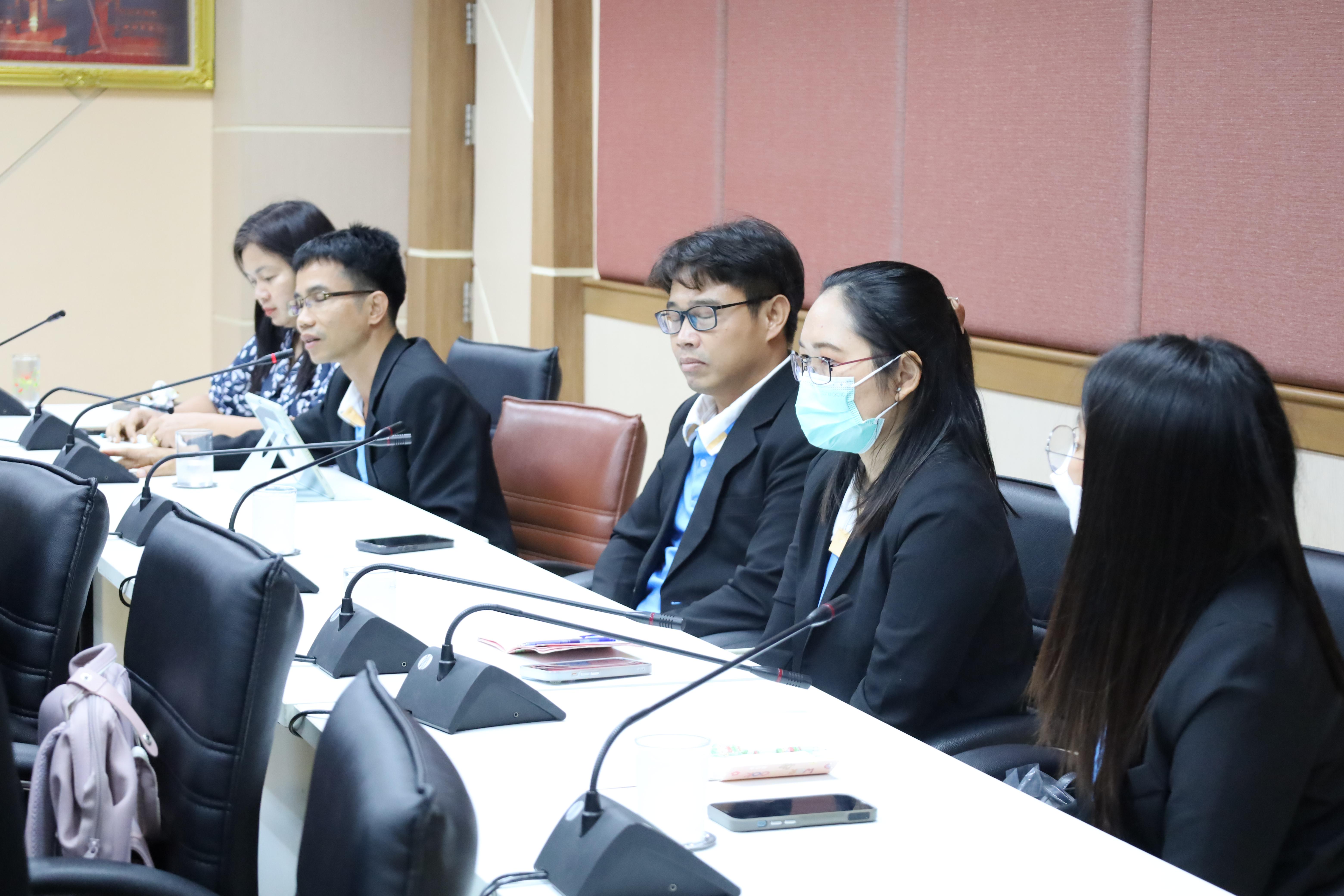 15. ผู้บริหารคณะครุศาสตร์รับมอบนโยบายจากอธิการบดี