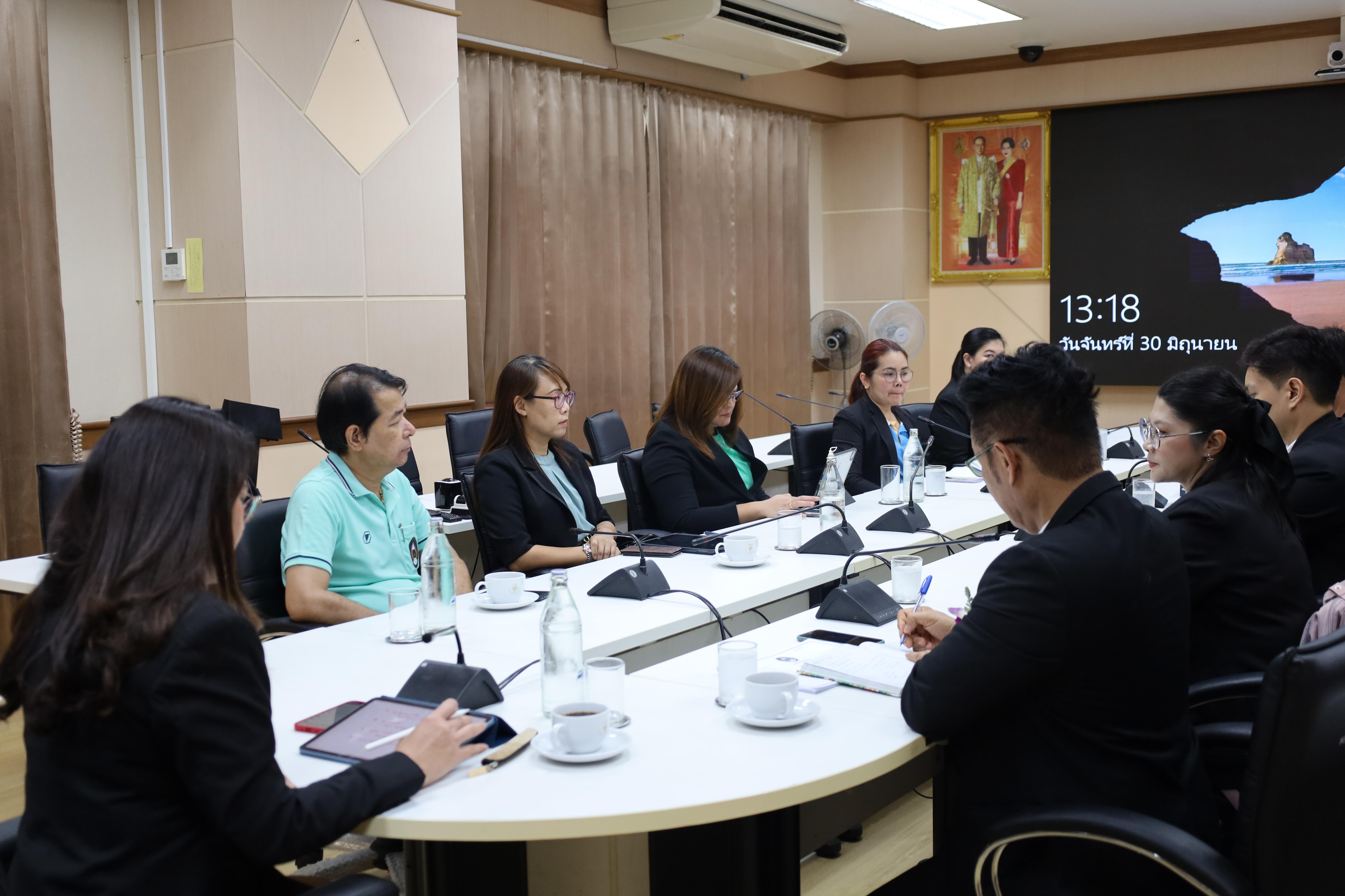17. ผู้บริหารคณะครุศาสตร์รับมอบนโยบายจากอธิการบดี