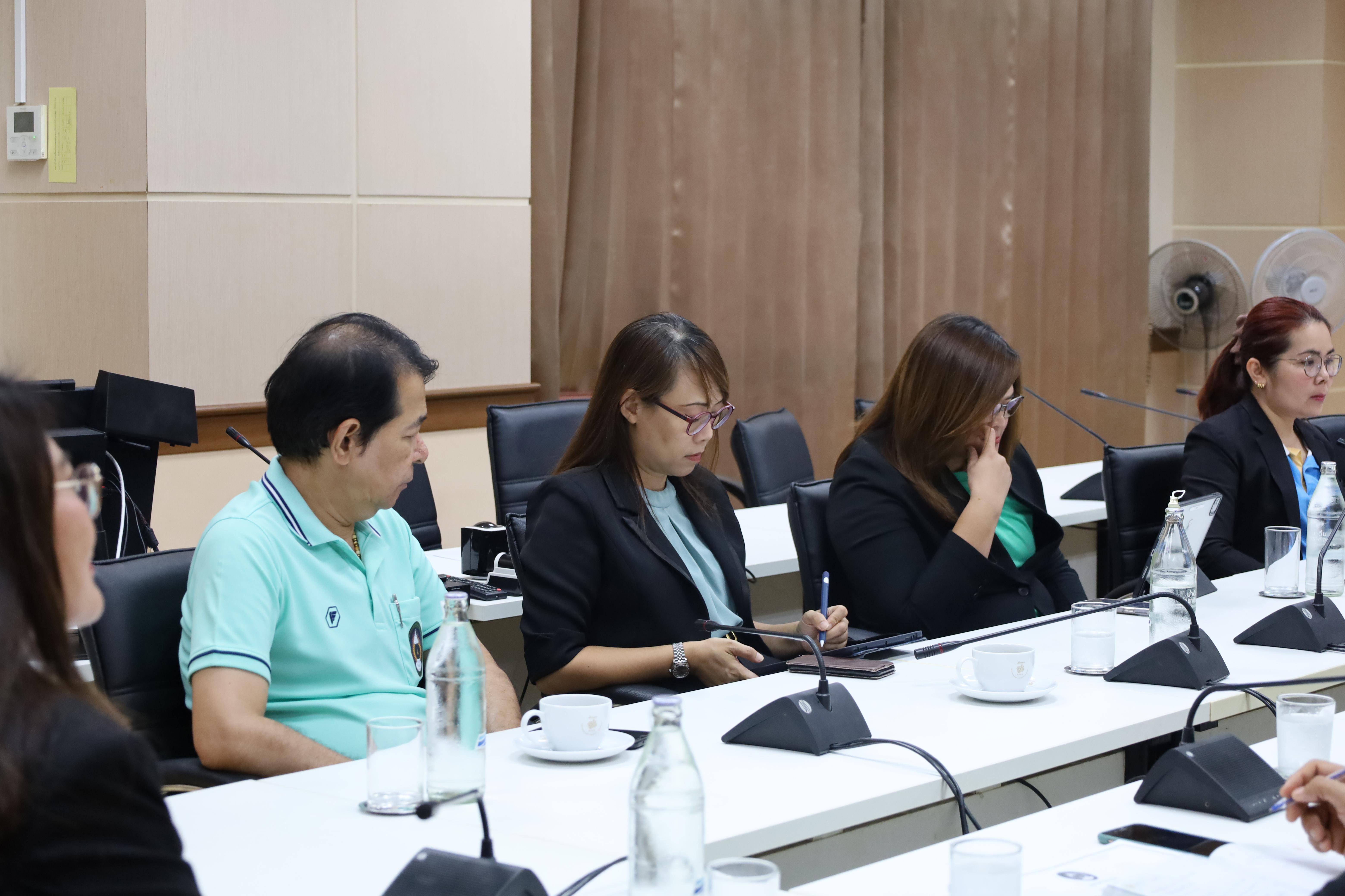 18. ผู้บริหารคณะครุศาสตร์รับมอบนโยบายจากอธิการบดี