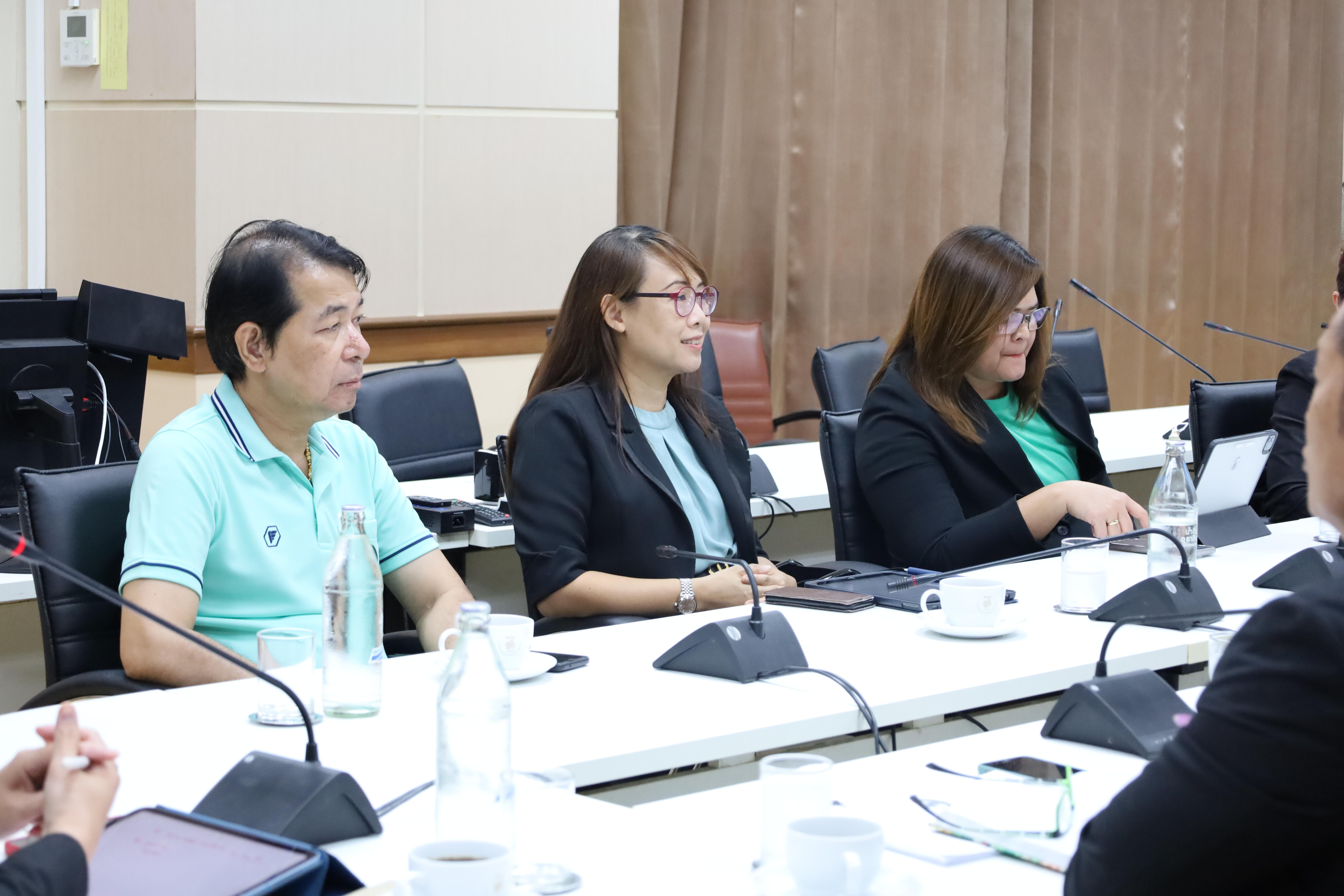 20. ผู้บริหารคณะครุศาสตร์รับมอบนโยบายจากอธิการบดี