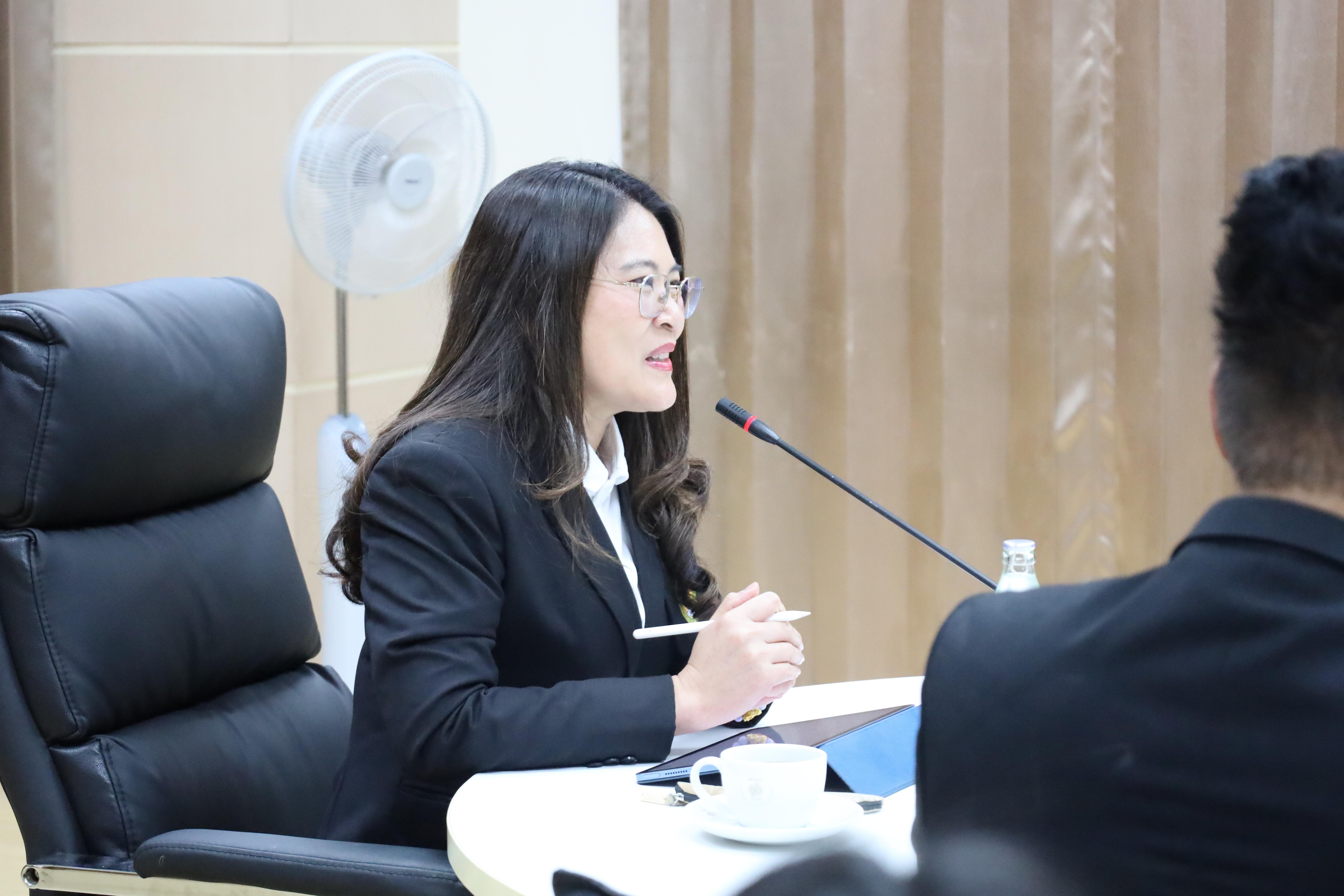 21. ผู้บริหารคณะครุศาสตร์รับมอบนโยบายจากอธิการบดี