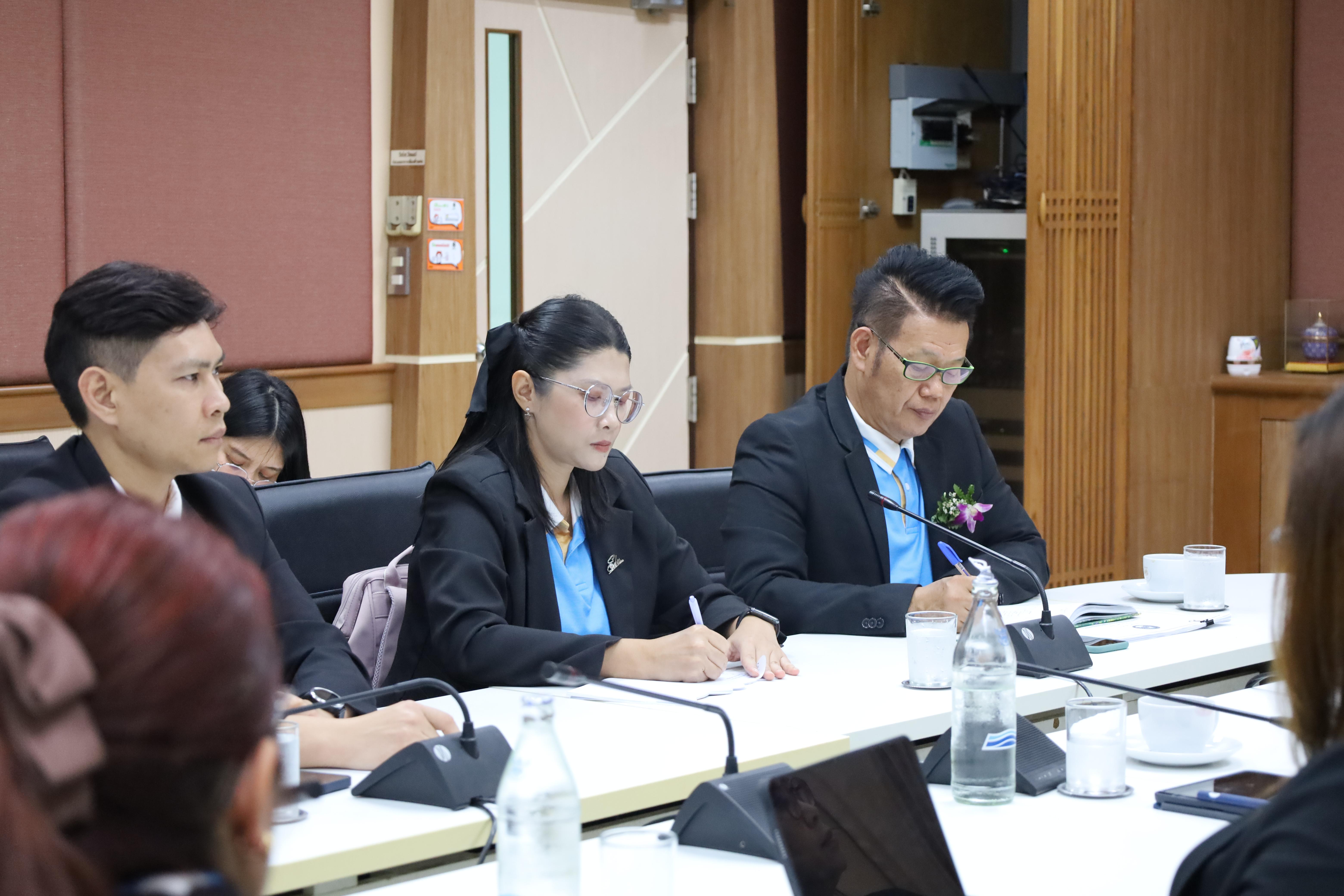 27. ผู้บริหารคณะครุศาสตร์รับมอบนโยบายจากอธิการบดี