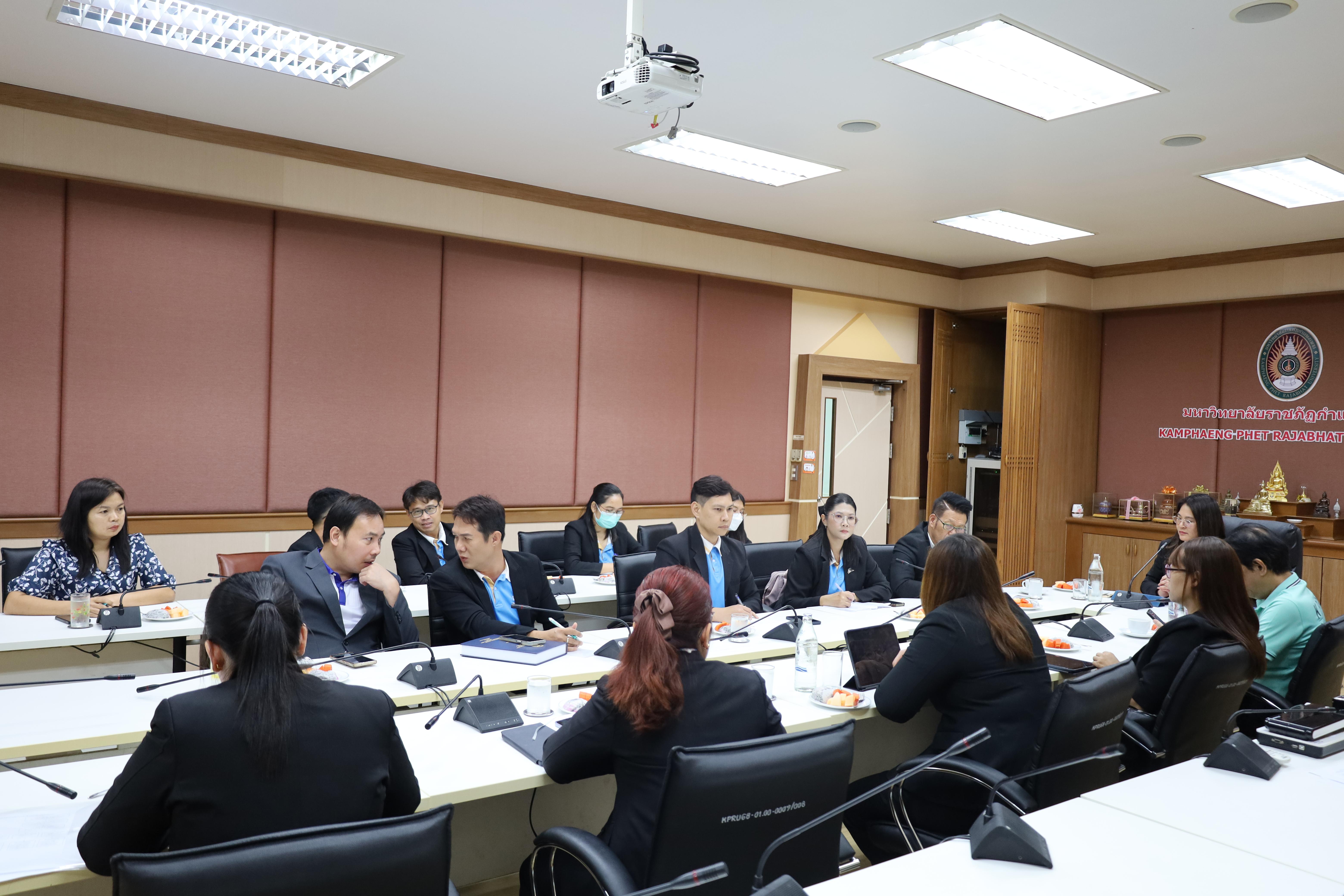 30. ผู้บริหารคณะครุศาสตร์รับมอบนโยบายจากอธิการบดี