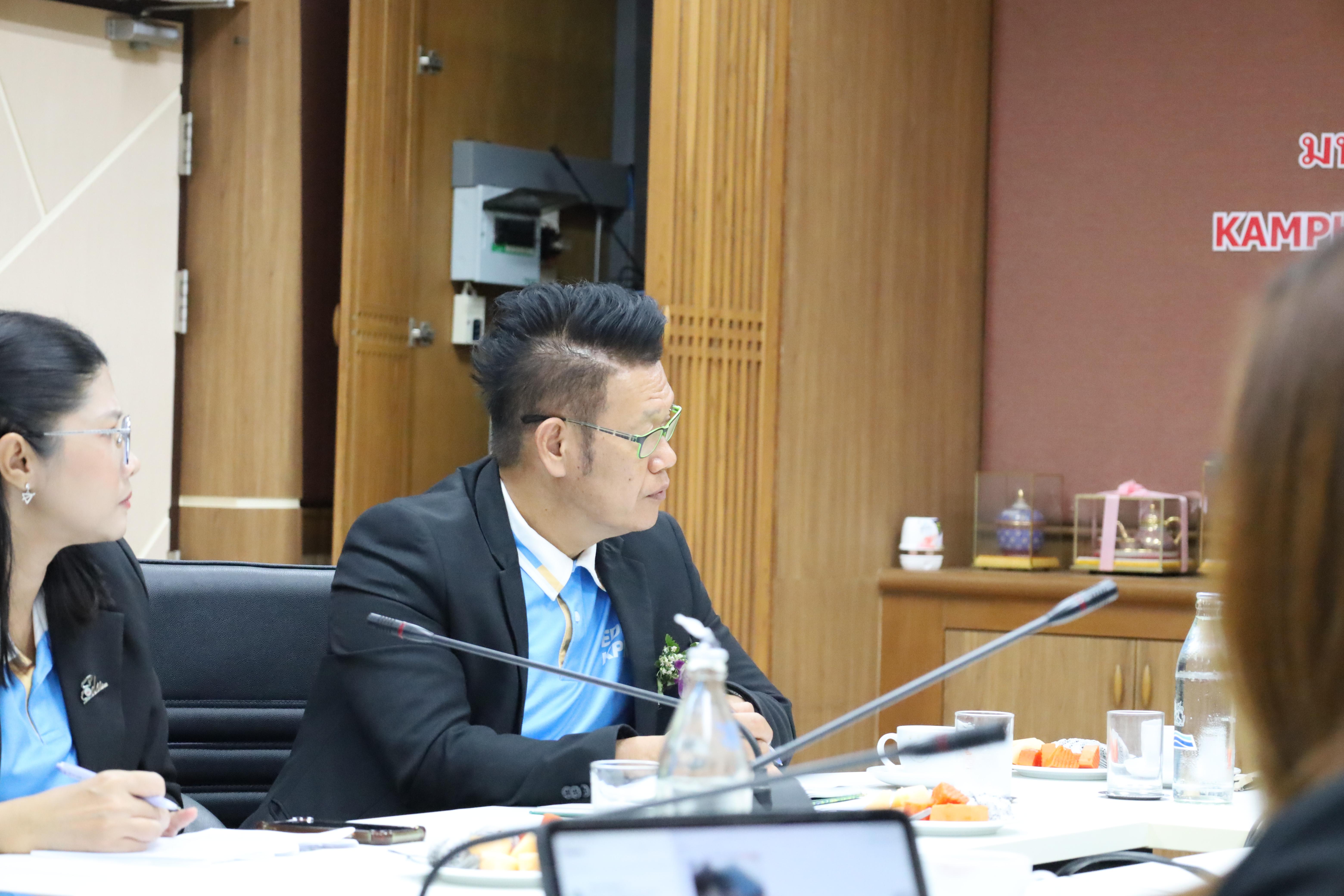 31. ผู้บริหารคณะครุศาสตร์รับมอบนโยบายจากอธิการบดี