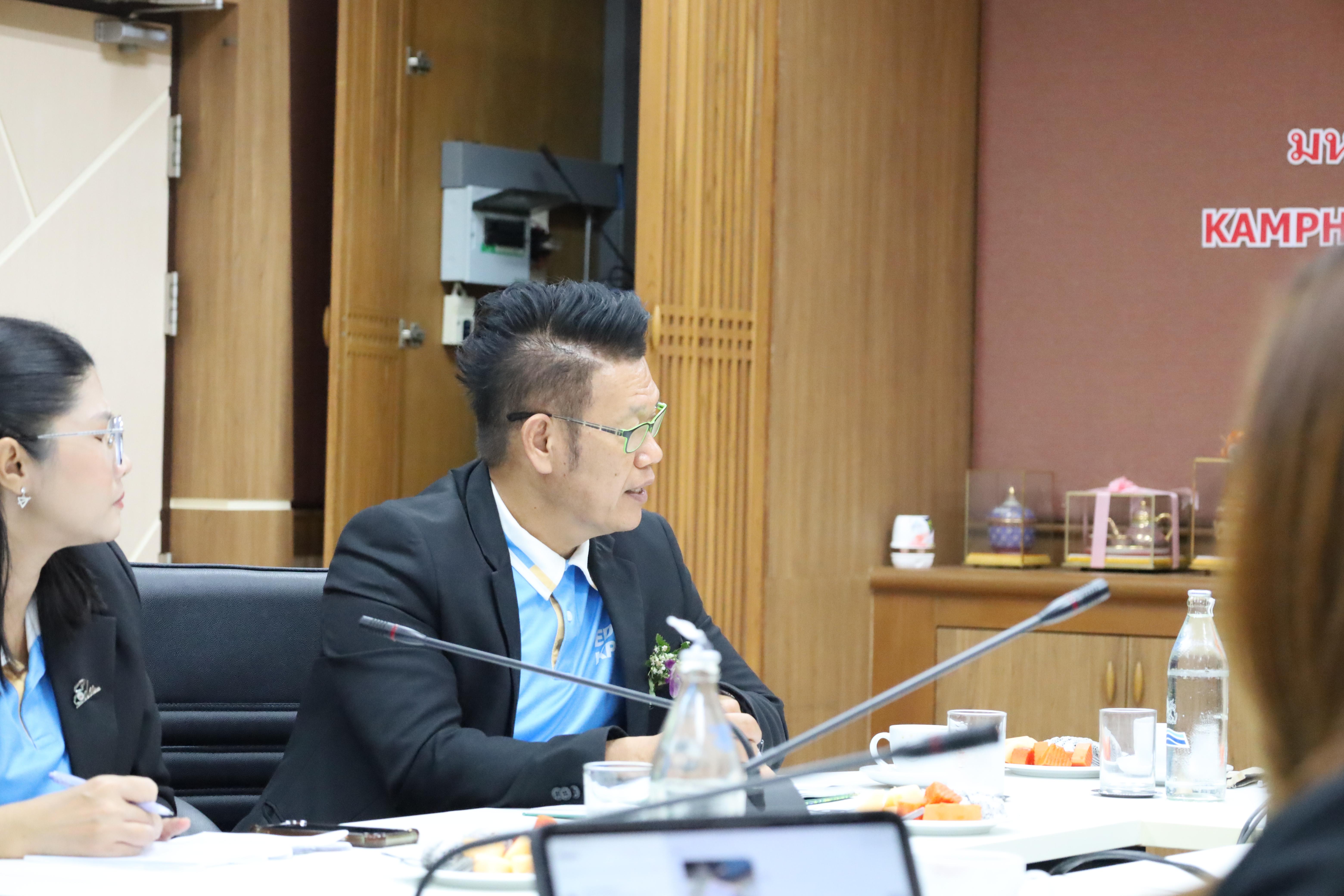 32. ผู้บริหารคณะครุศาสตร์รับมอบนโยบายจากอธิการบดี