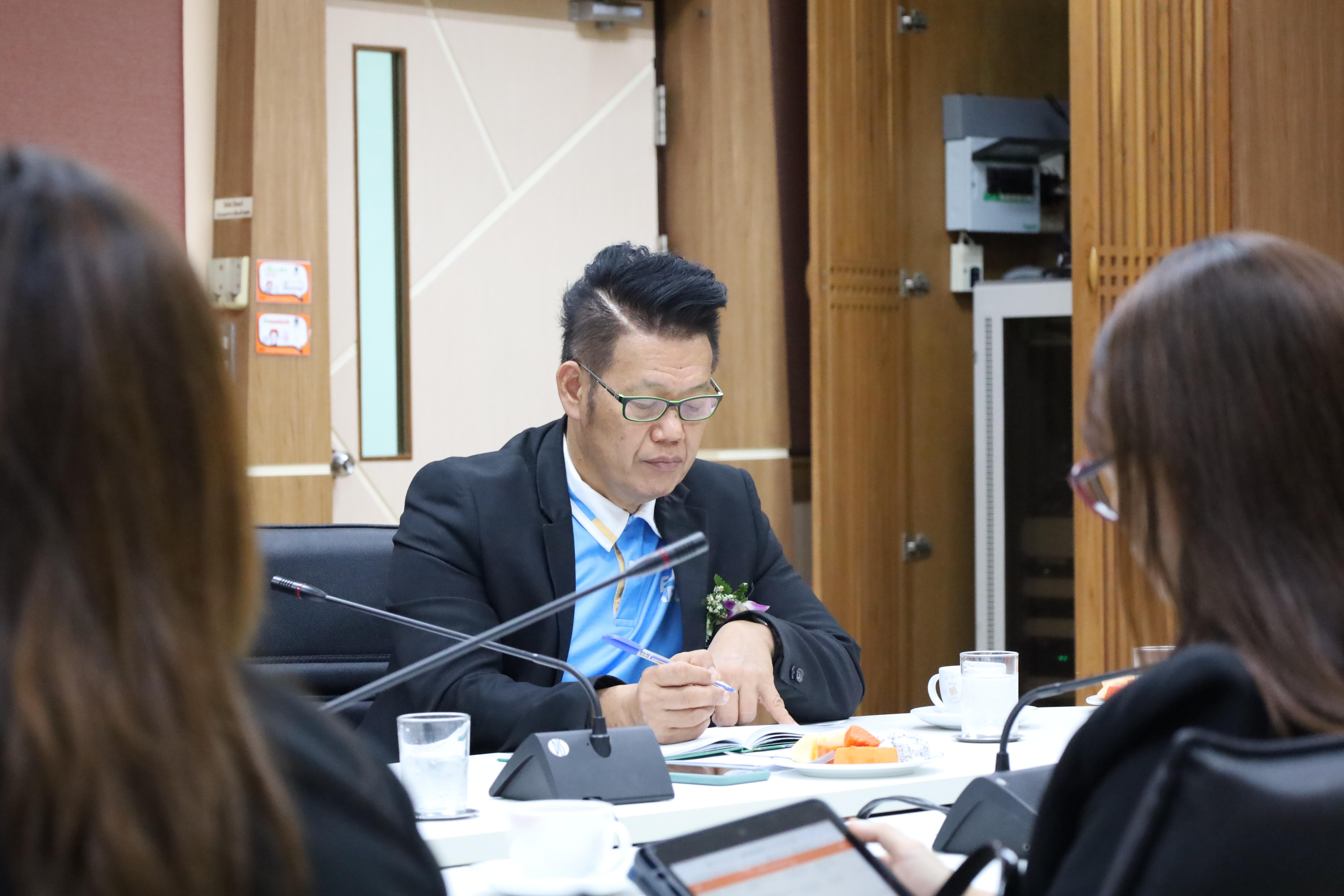 33. ผู้บริหารคณะครุศาสตร์รับมอบนโยบายจากอธิการบดี