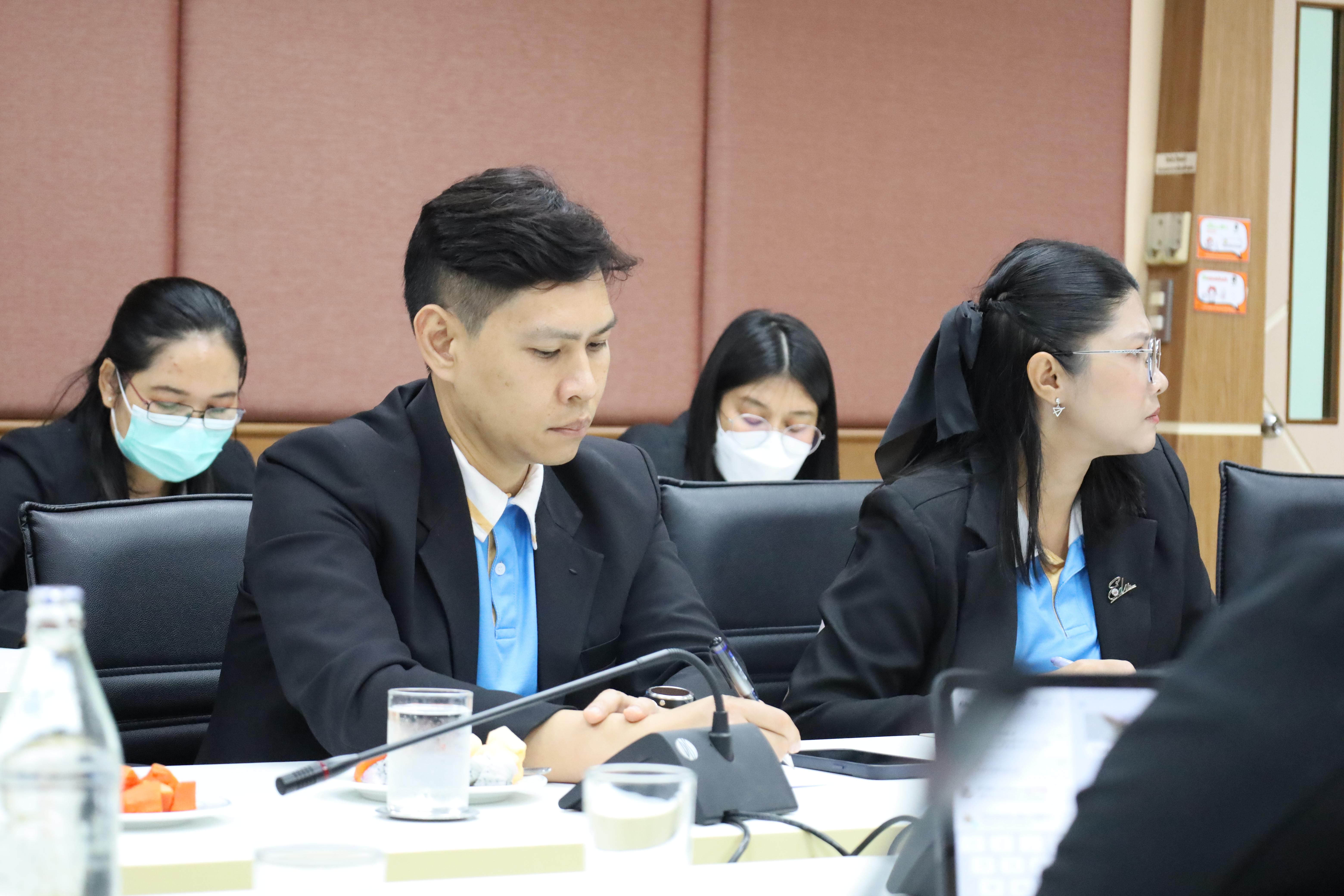 35. ผู้บริหารคณะครุศาสตร์รับมอบนโยบายจากอธิการบดี