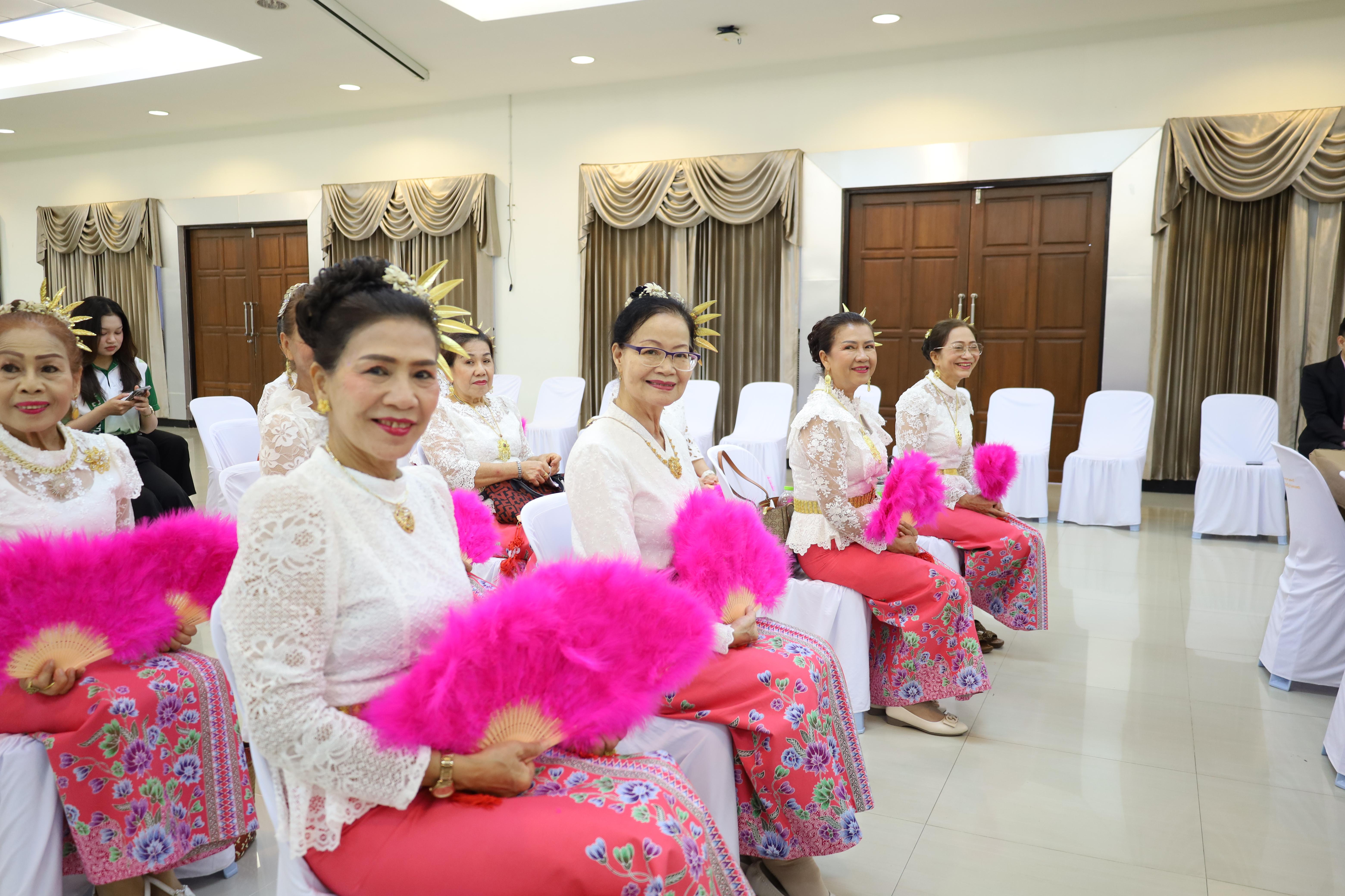 19. MOU โครงการวิจัยการพัฒนาโปรแกรมดูแลผู้สูงอายุฯ