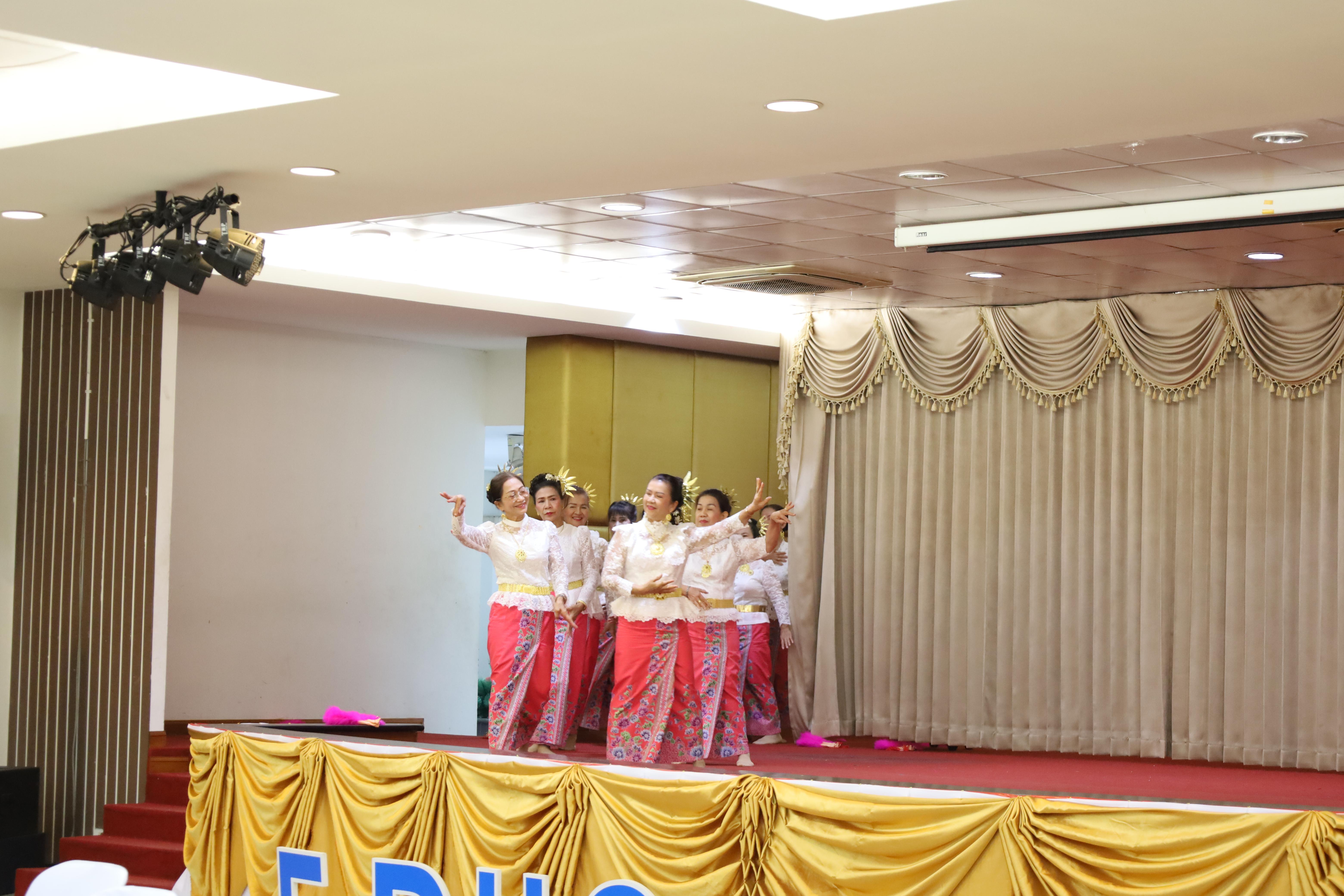 54. MOU โครงการวิจัยการพัฒนาโปรแกรมดูแลผู้สูงอายุฯ