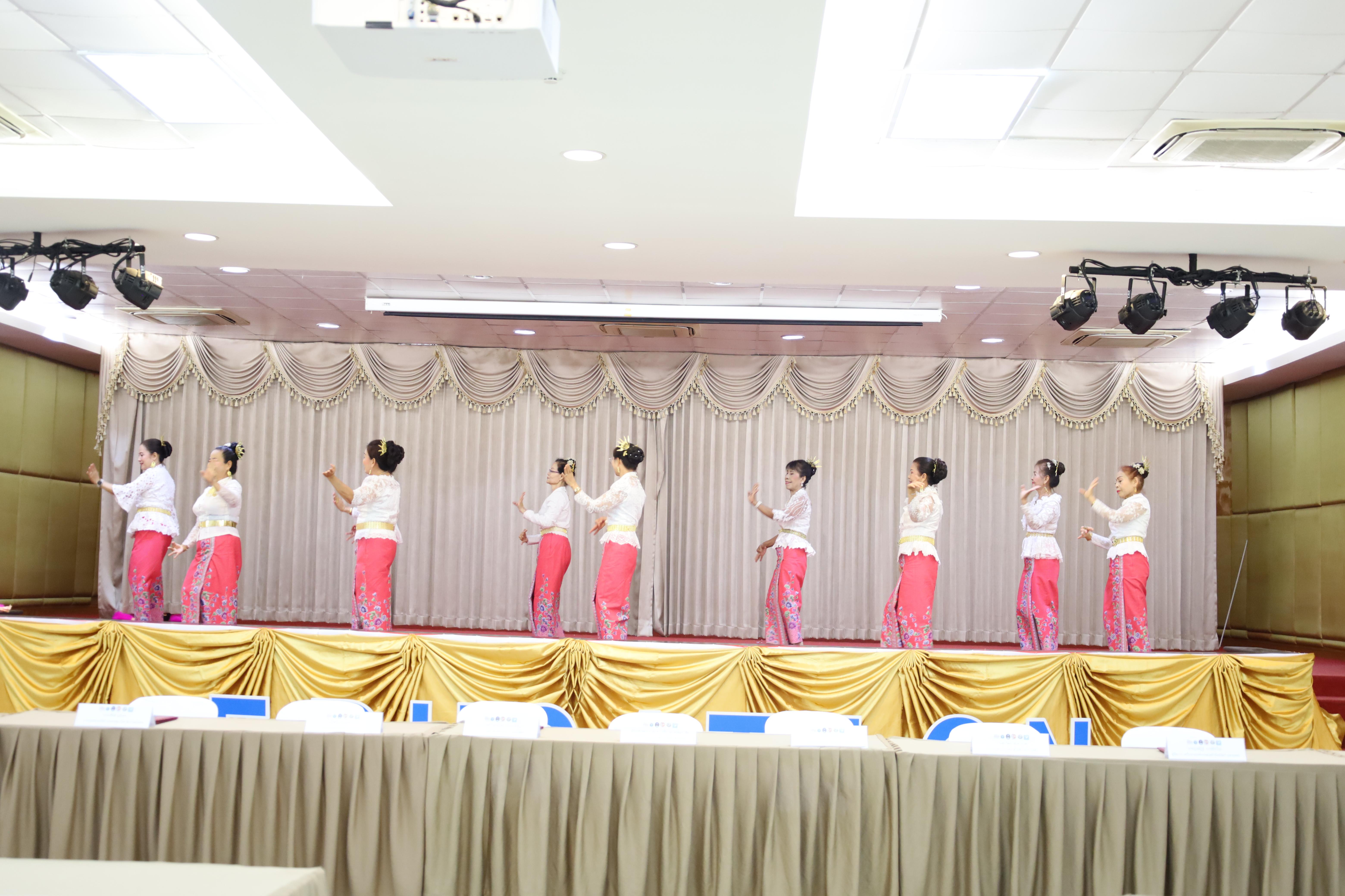 60. MOU โครงการวิจัยการพัฒนาโปรแกรมดูแลผู้สูงอายุฯ