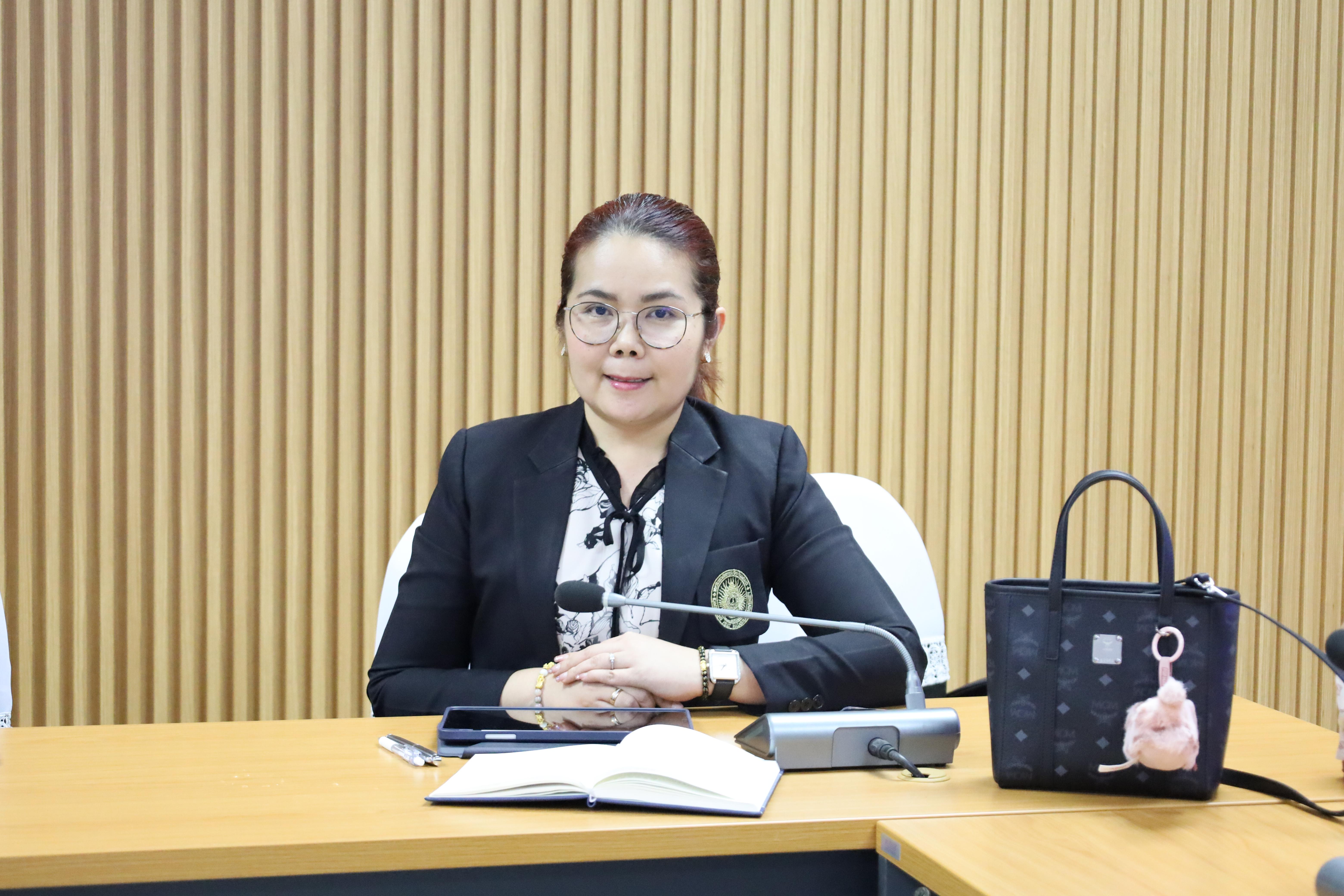 5. ผู้ทรงคุณวุฒิสภาวิชาการ พบอาจารย์คณะครุศาสตร์