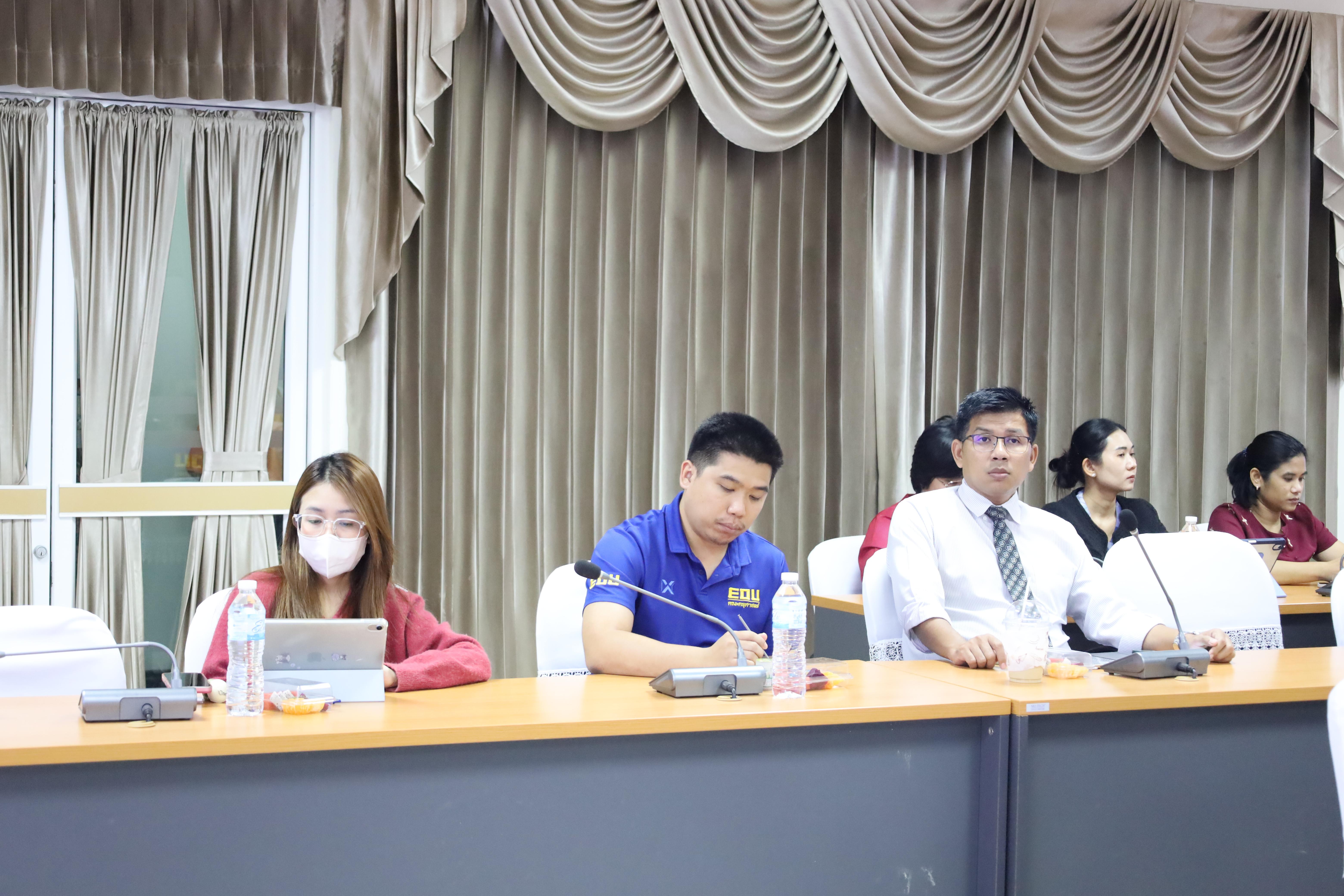 17. ผู้ทรงคุณวุฒิสภาวิชาการ พบอาจารย์คณะครุศาสตร์